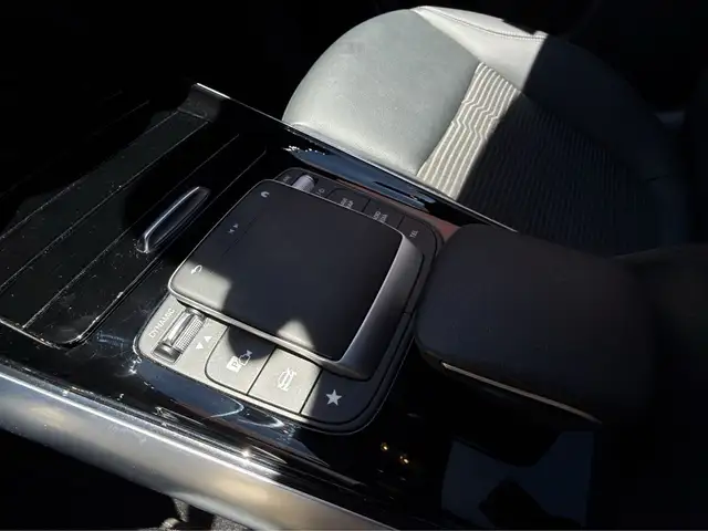 Mercedes-Benz Gla view 13