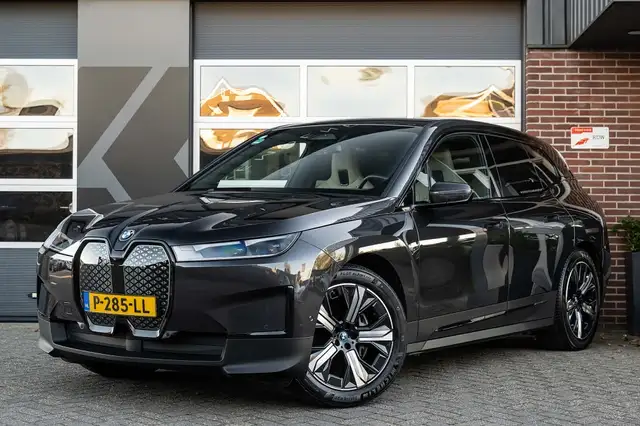 BMW iX xDrive50 Executive 112 kWh | 4-Wielbest. | Luchtve