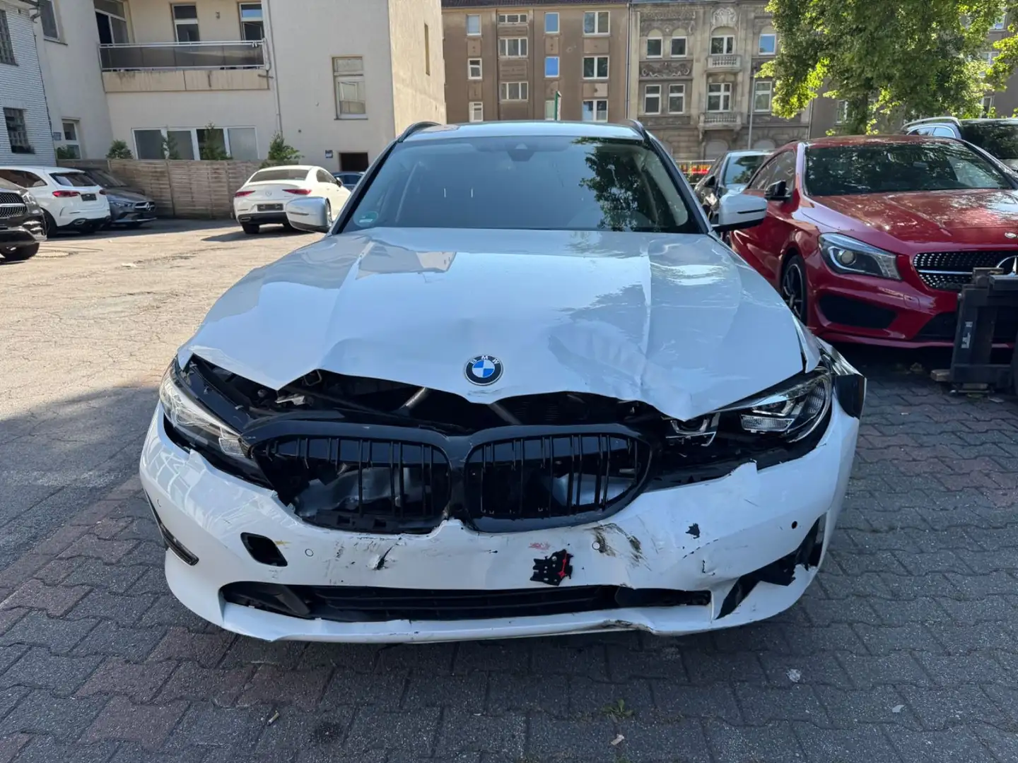 BMW 330 e Touring Advantage LED Digital Tacho Plugin Wit - 2
