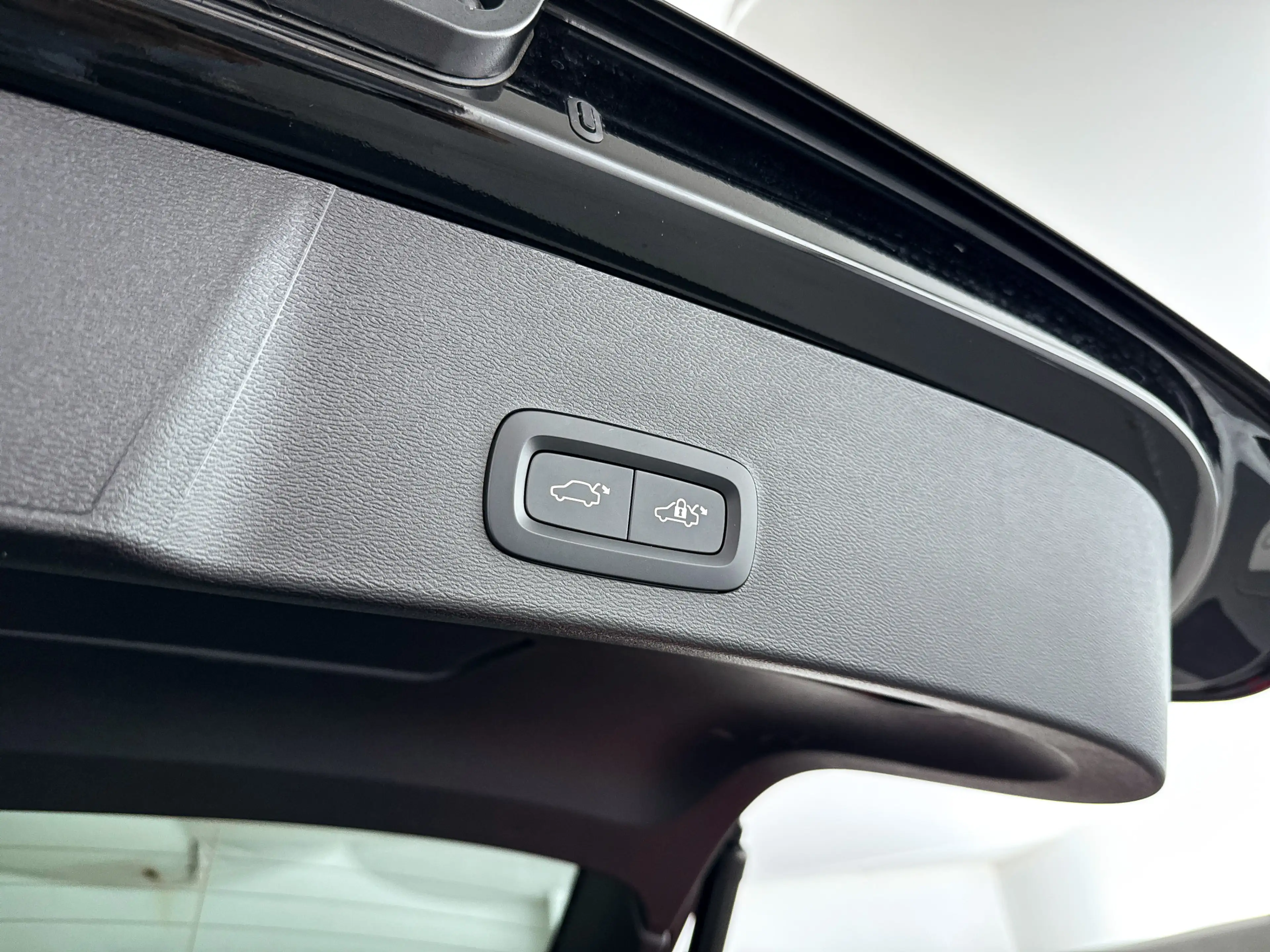 Volvo XC40 B4 Plus Black Edition | Panoramadak | 360° camera — photo 15
