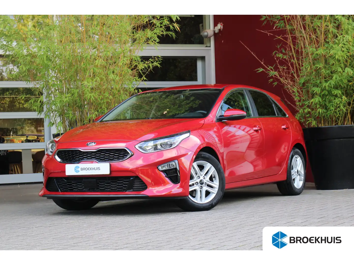Kia Ceed / cee'd 1.5 T-GDi DynamicPlusLine | Camera | CarPlay | Stu Rouge - 1