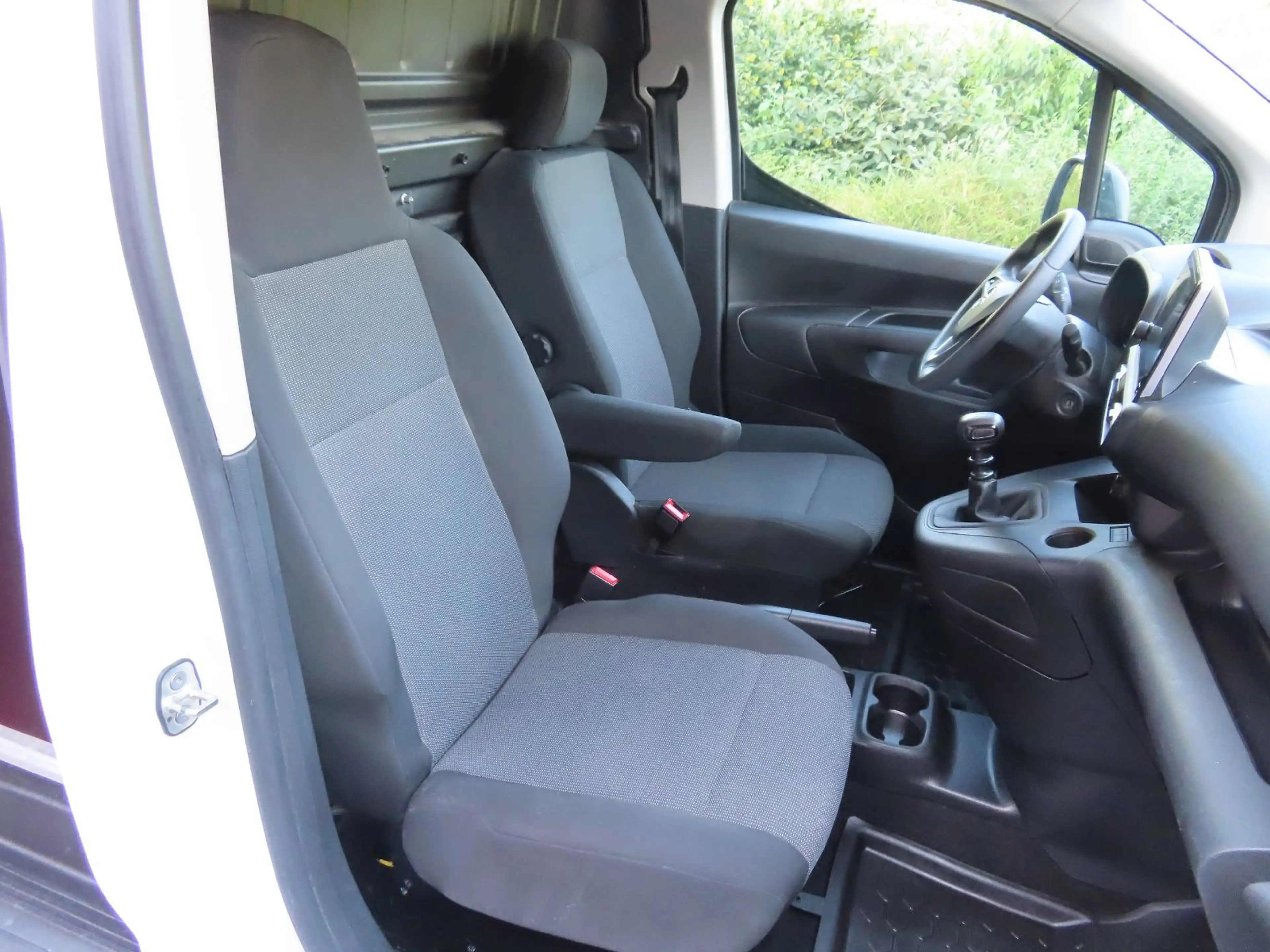 Opel Combo Cargo 1,5 Edition Nutzlast XL Klima Temp. — photo 14