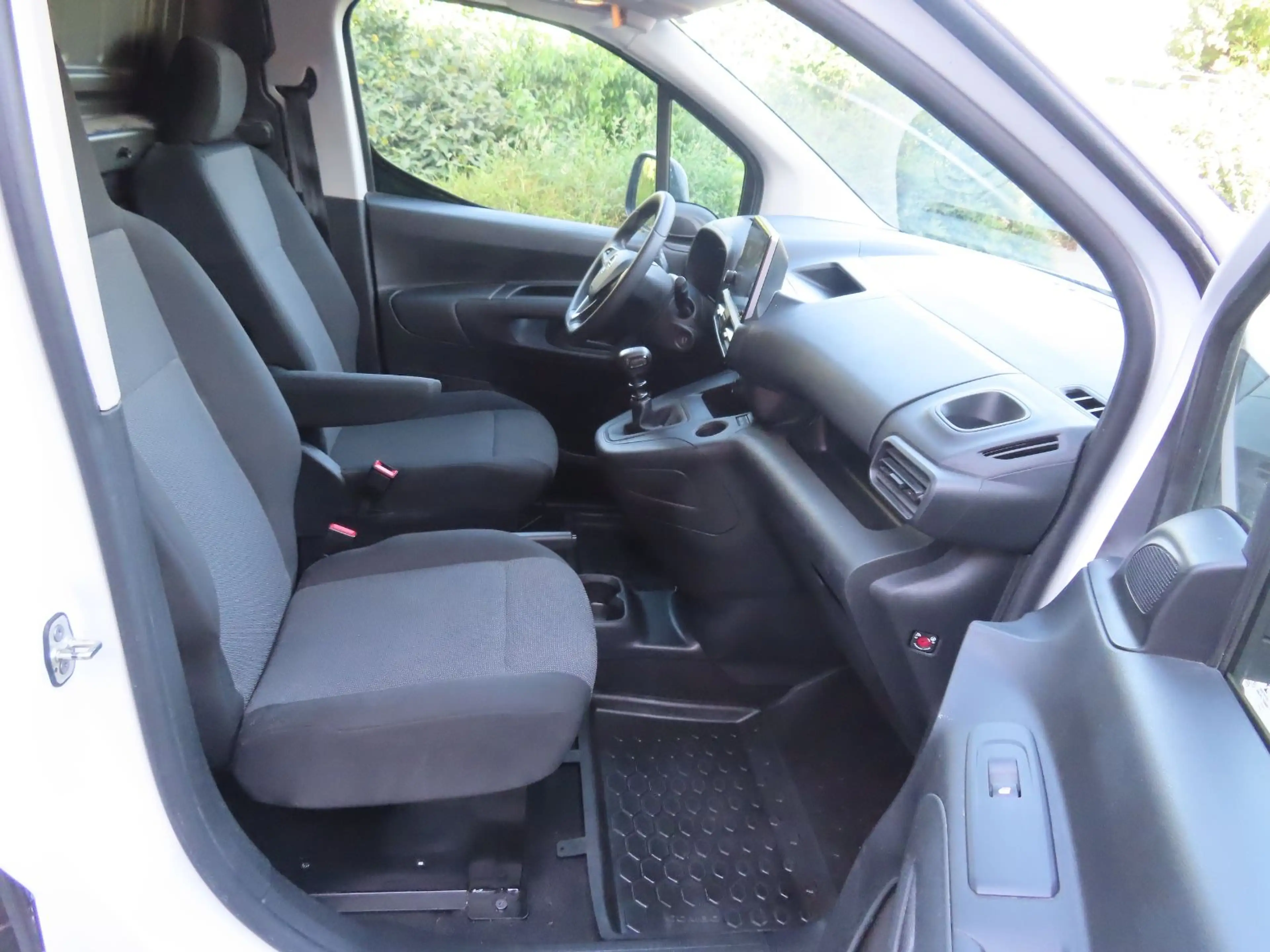 Opel Combo Cargo 1,5 Edition Nutzlast XL Klima Temp. — photo 10