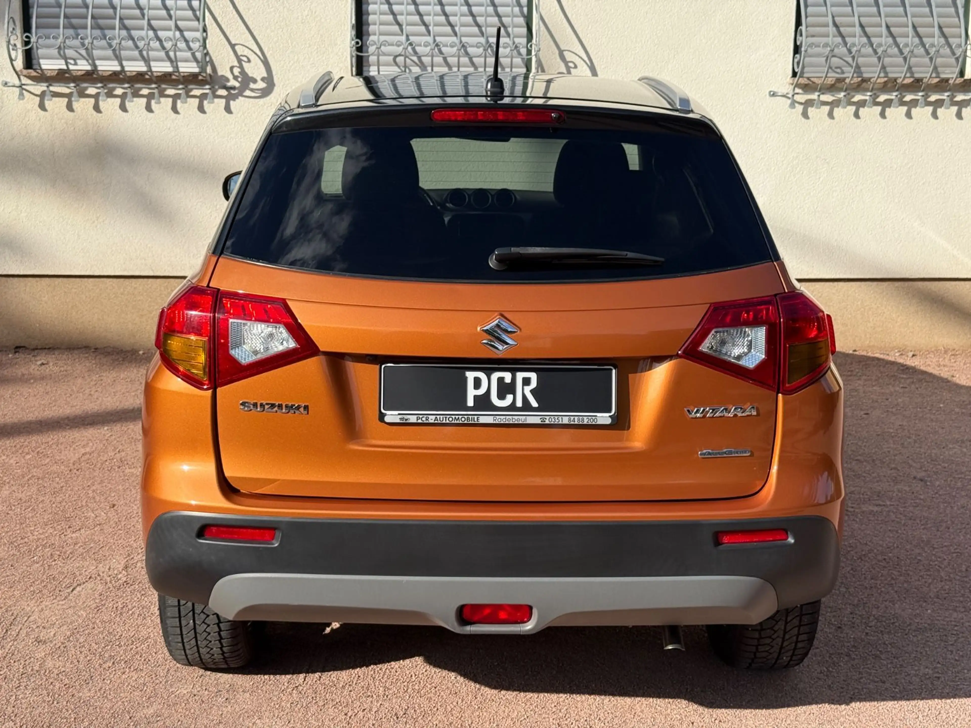 Suzuki Vitara 4x4 Rückfahrkamera SH-gepflegt PDC NAVI — photo 6