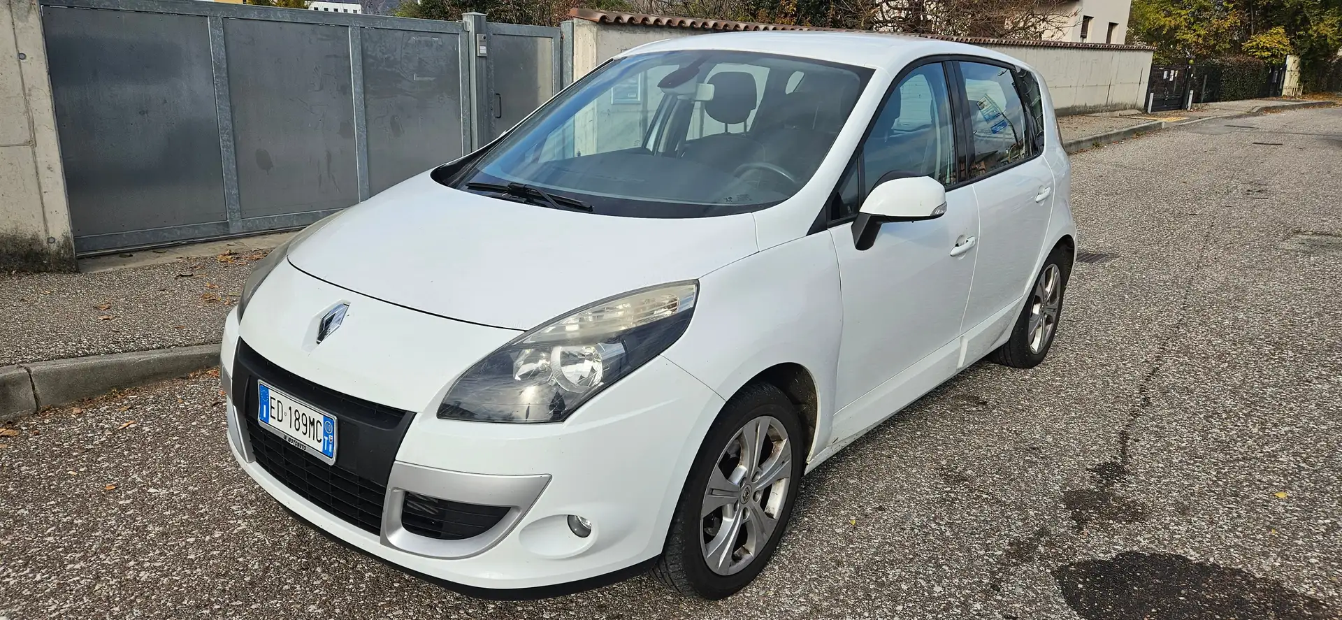Renault Scenic GANCIO TRAINO  1.5 dci Dynamique 110cv Weiß - 1