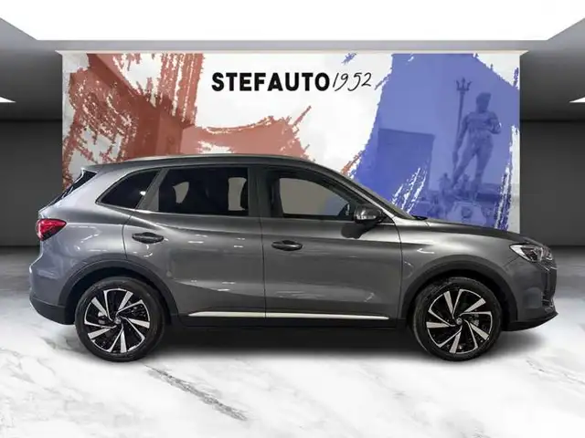 MG ZS view 3