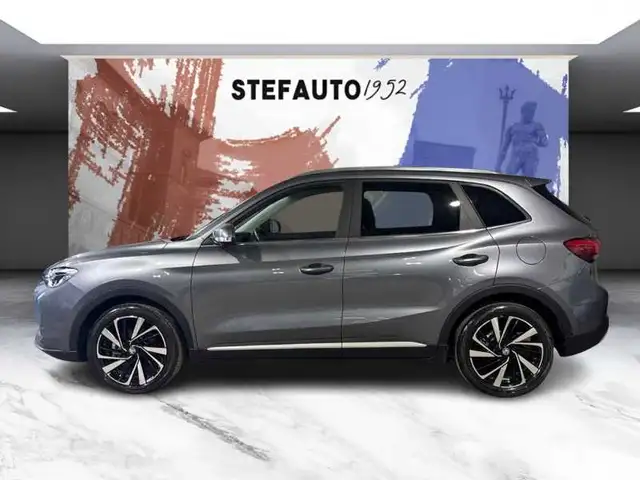 MG ZS view 4