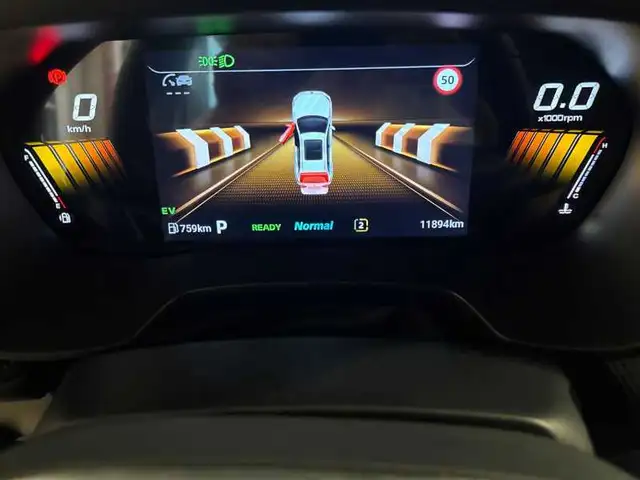 MG ZS view 12