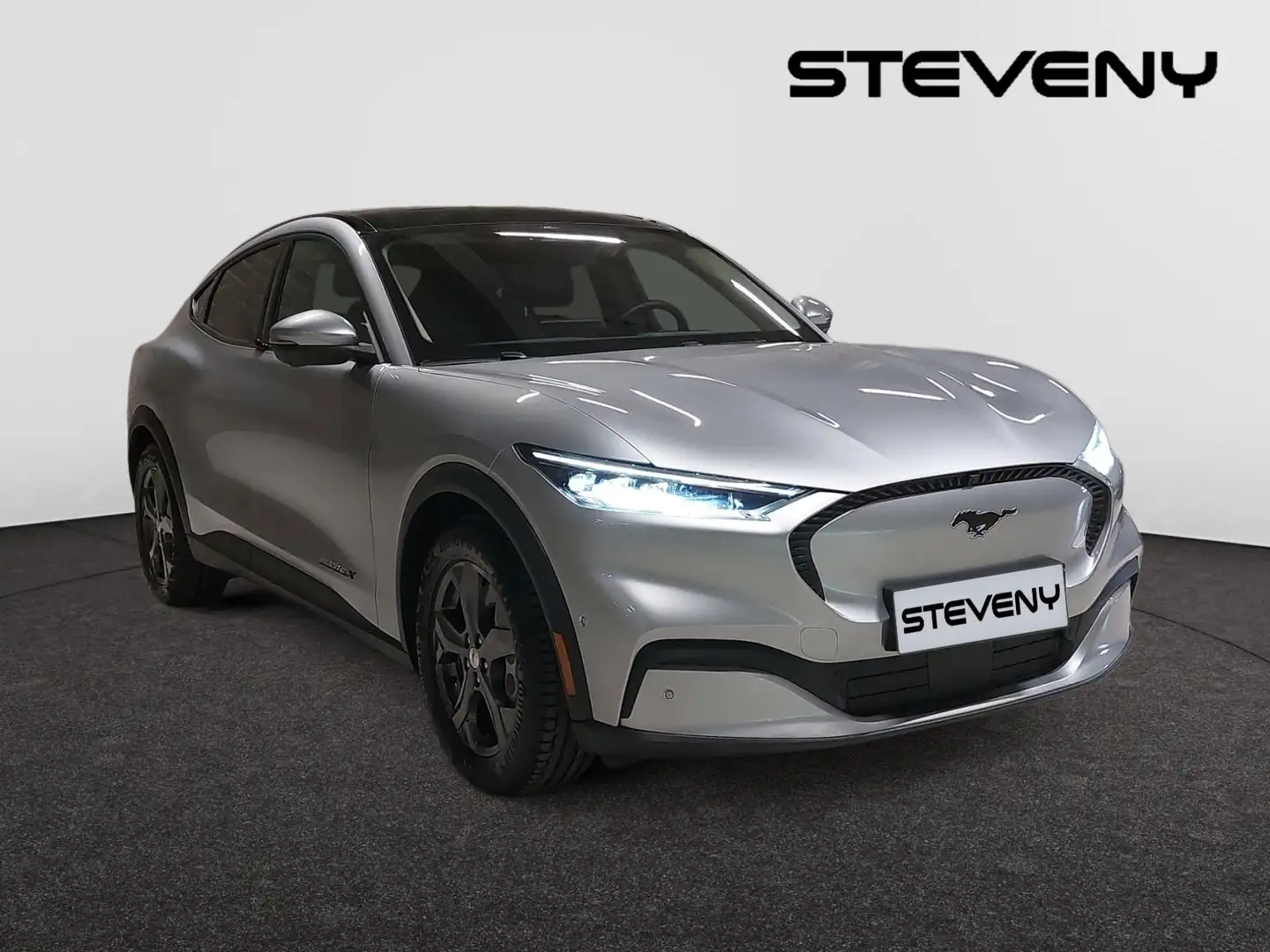 Ford Mustang Mach-E 99 kWh RWD 294CH Extended Range *DEMO*FAIBLE KMS* Zilver - 2
