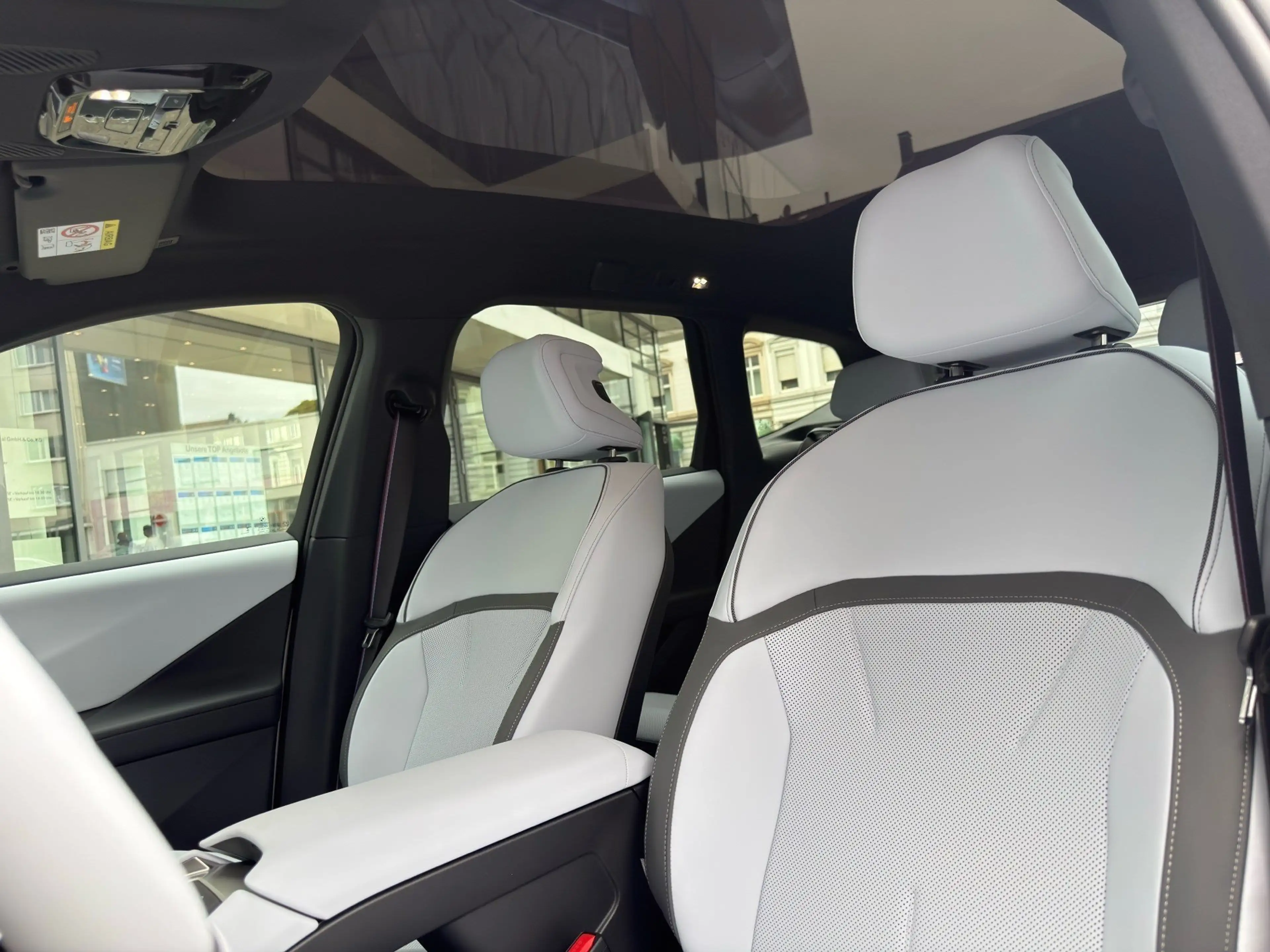 BMW iX3 40 M Sport Pro AHK PANO HUD Autobahnass. — photo 14