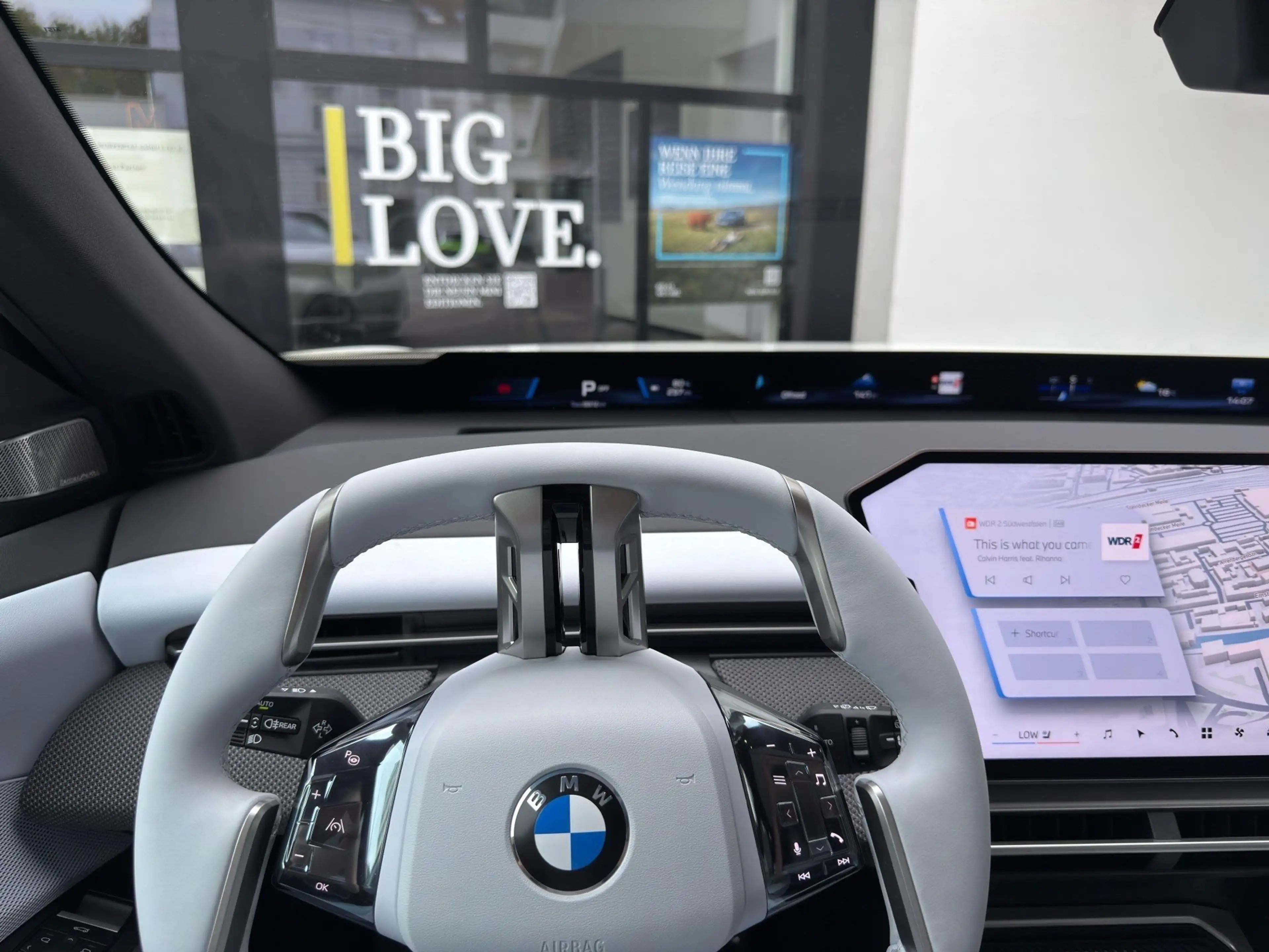 BMW iX3 40 M Sport Pro AHK PANO HUD Autobahnass. — photo 9