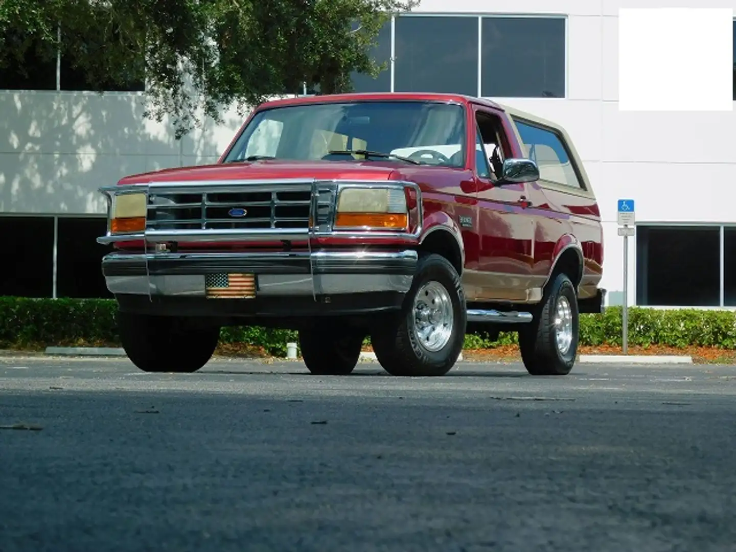 Ford Bronco - 2