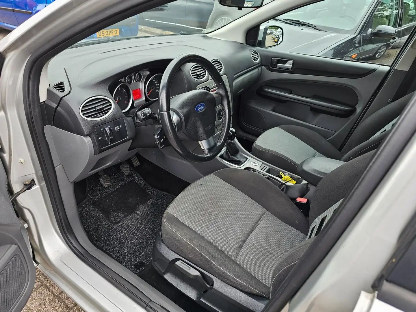 Ford Focus Wagon 1.6 Trend AIRCO *apk:05-2026* Grey - 2