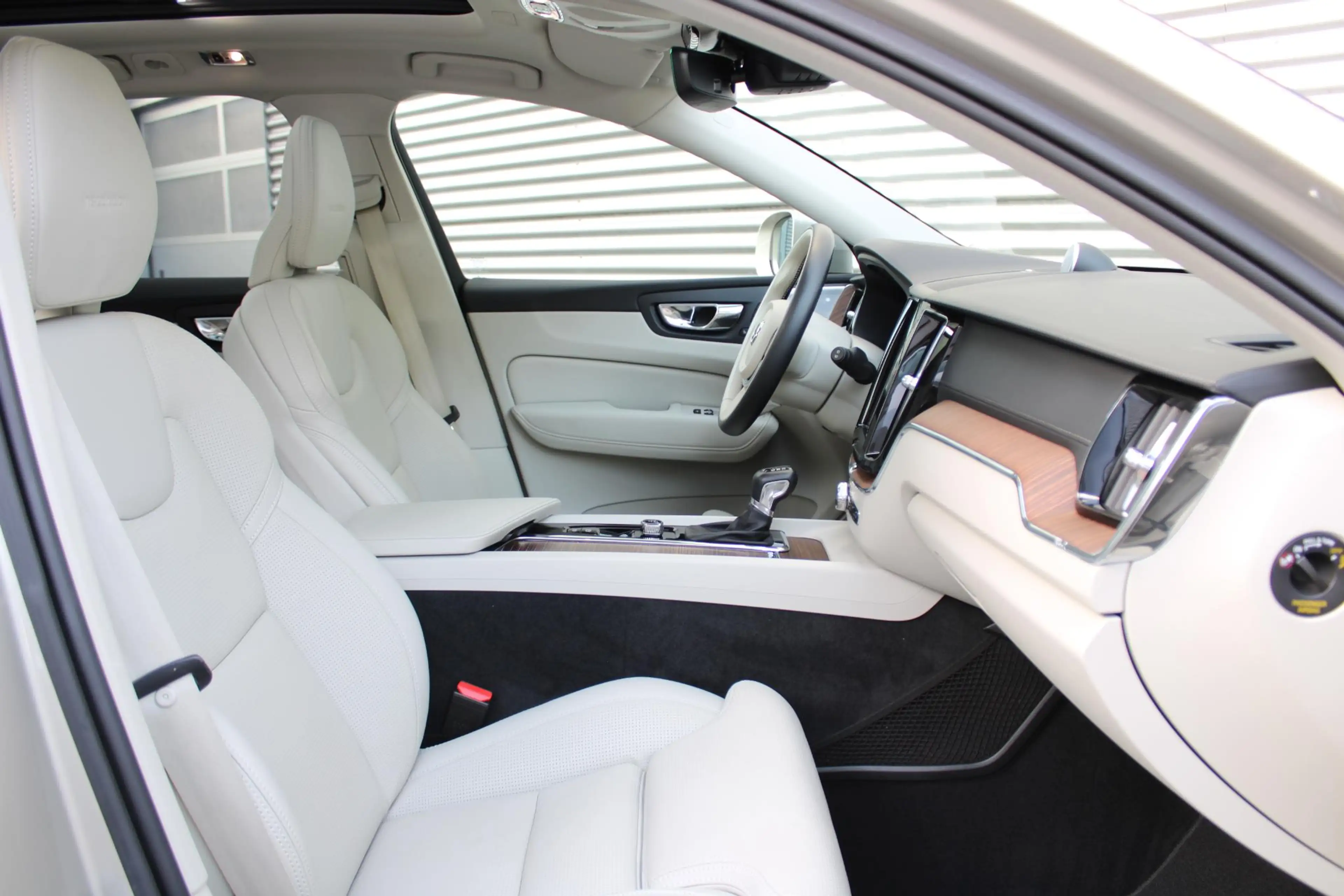 Volvo XC60 2.0 T5 AWD Inscription | 100% Henk Scholten Onderh — photo 3