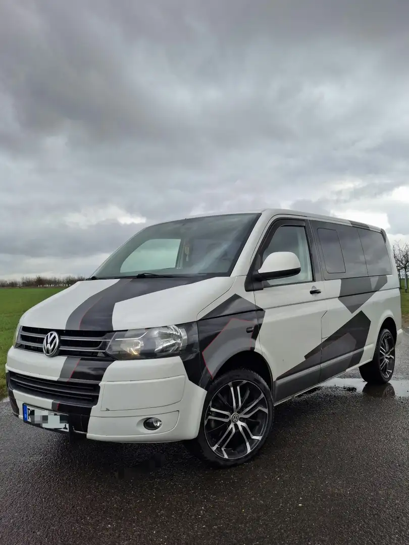 Volkswagen T5 Transporter White - 1