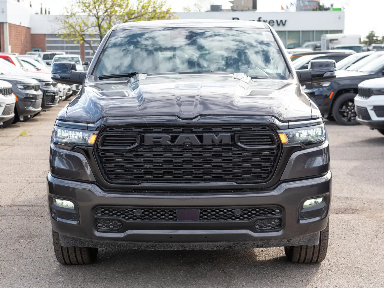RAM 1500 снимка RAM 1500