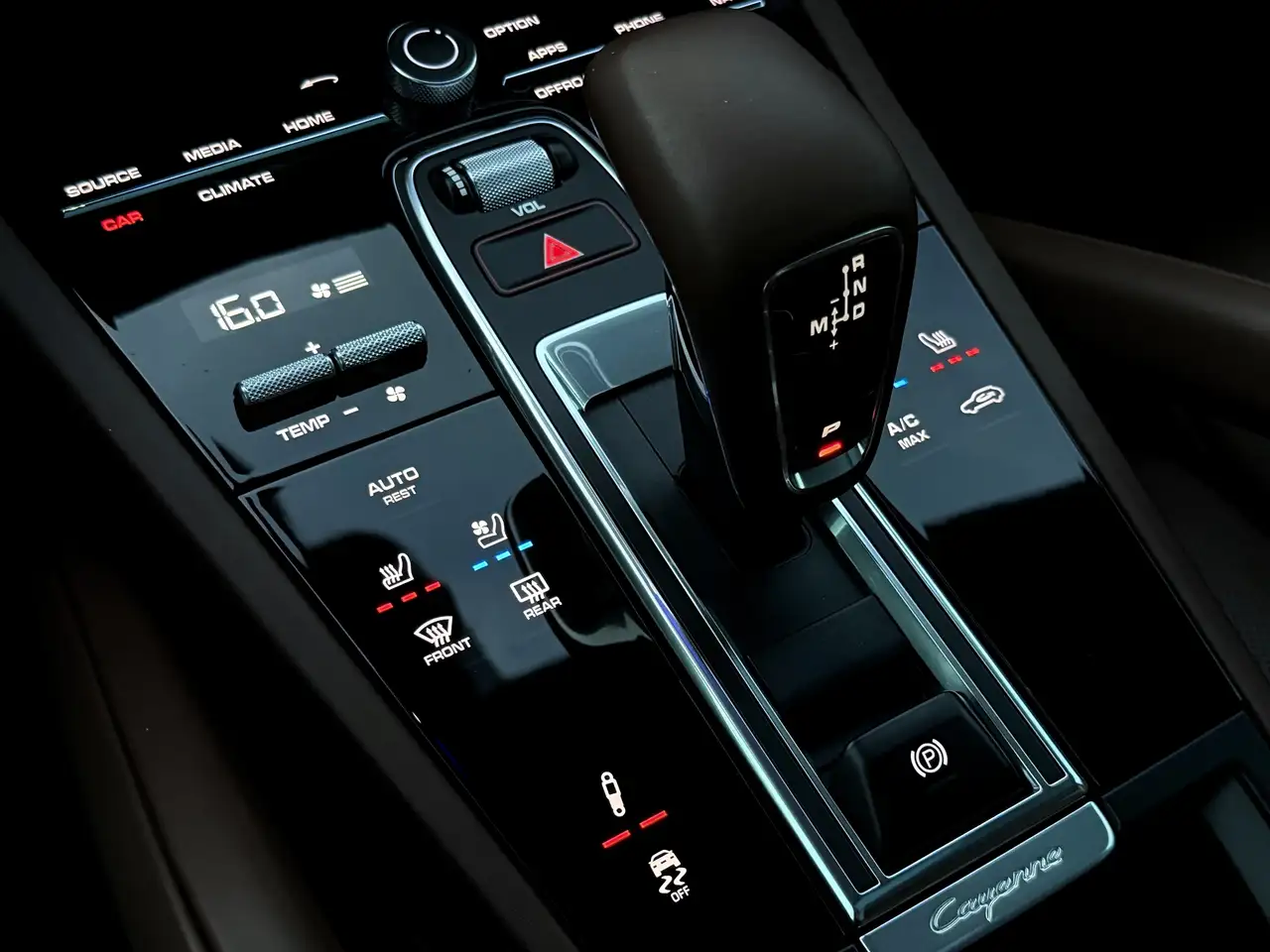 Porsche Cayenne снимка Porsche Cayenne