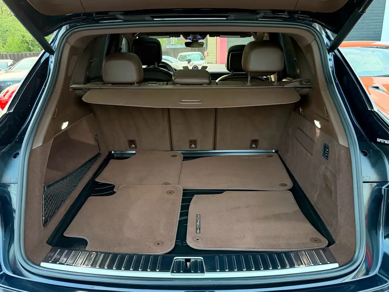 Porsche Cayenne снимка Porsche Cayenne