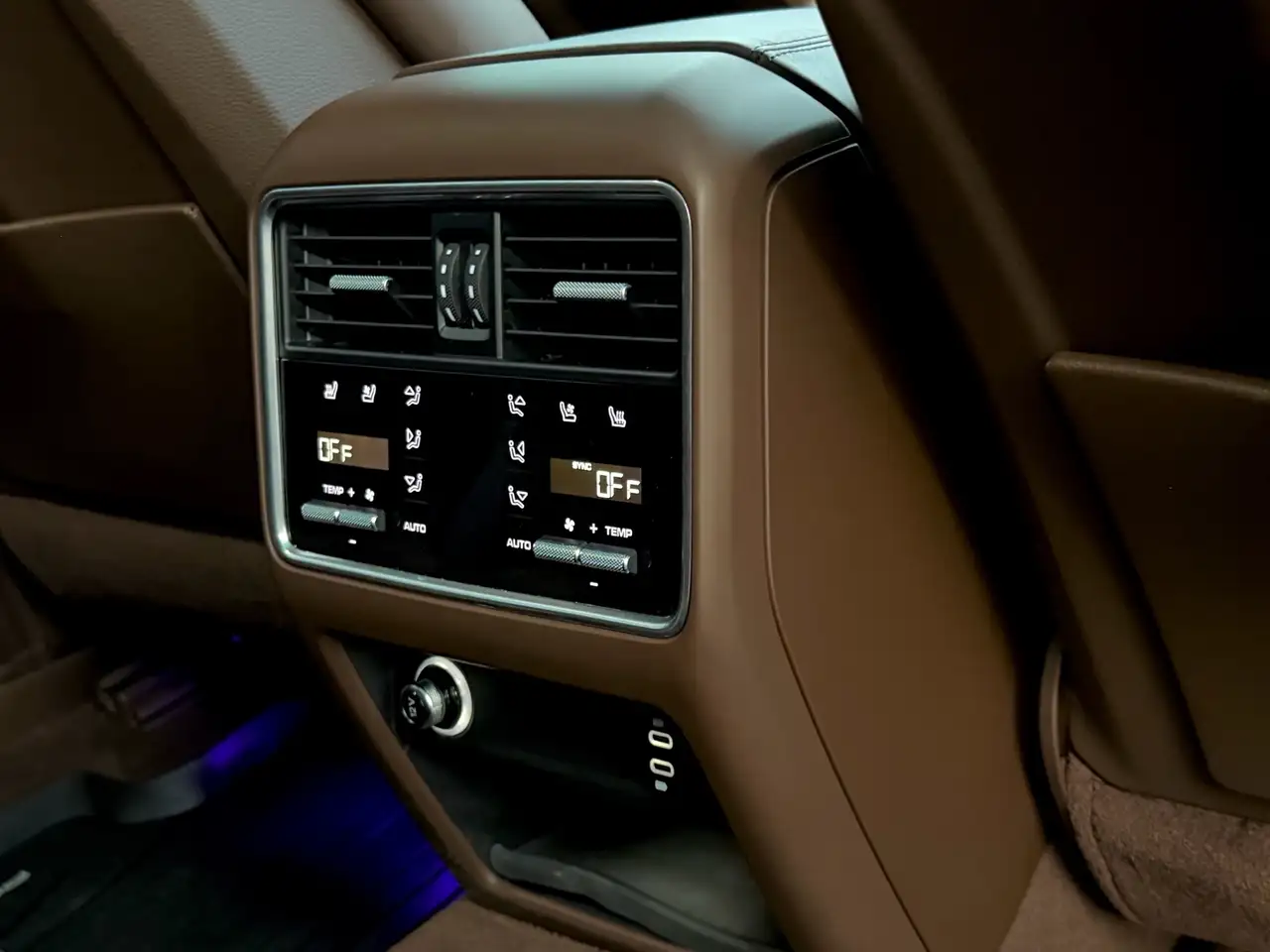 Porsche Cayenne снимка Porsche Cayenne