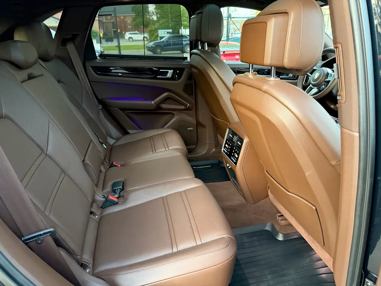Porsche Cayenne снимка Porsche Cayenne
