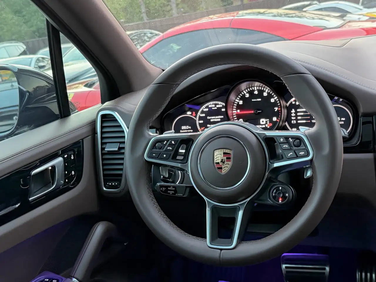Porsche Cayenne снимка Porsche Cayenne