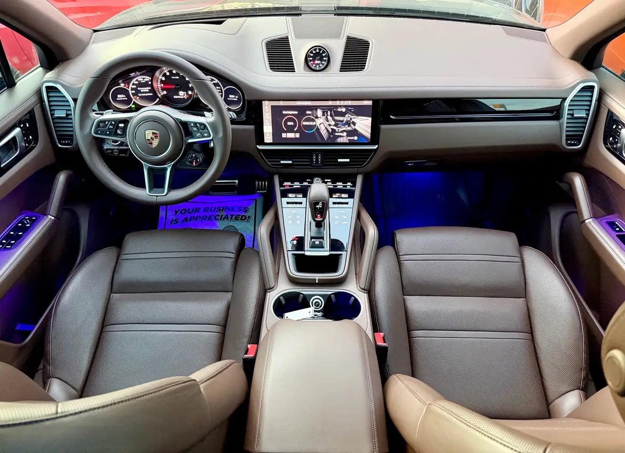 Porsche Cayenne снимка Porsche Cayenne
