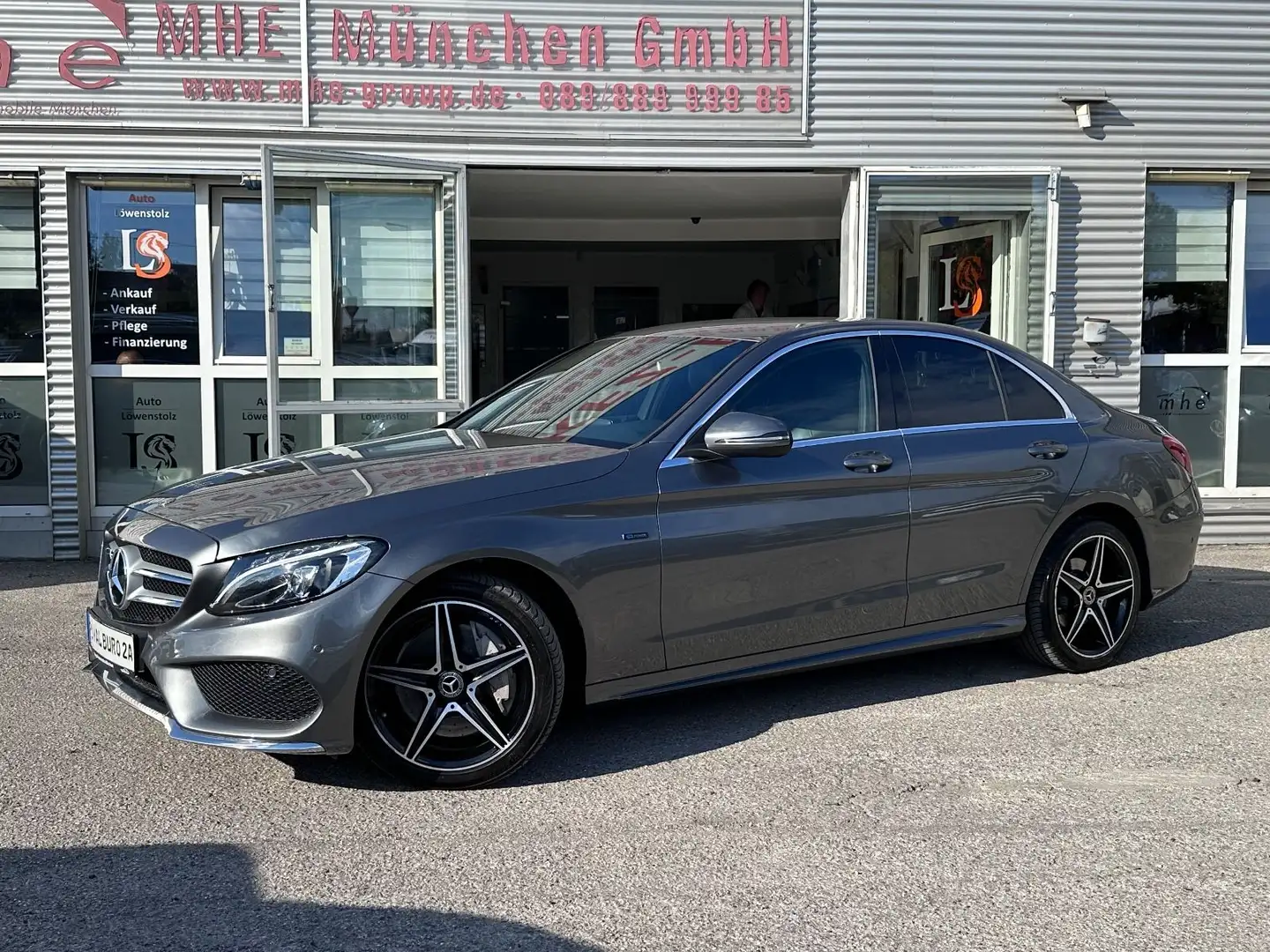 Mercedes-Benz C 350 e AMG-Line Edition-C/BURMESTER/NAVI/LIFT Grau - 1