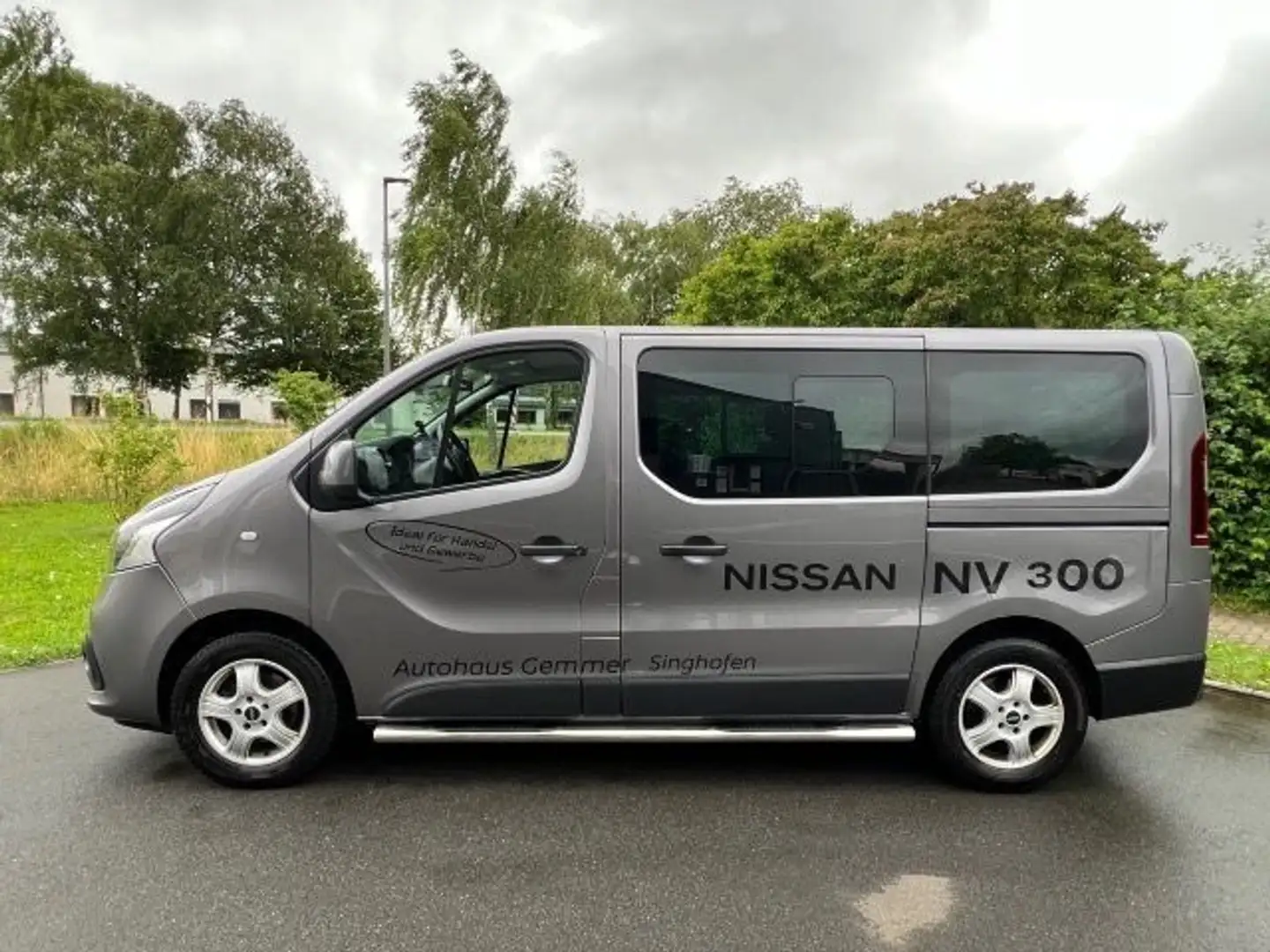 Nissan NV300 KOMBI 8-Sitzer L1H1 2,7t dci 170 PRE Šedá - 2