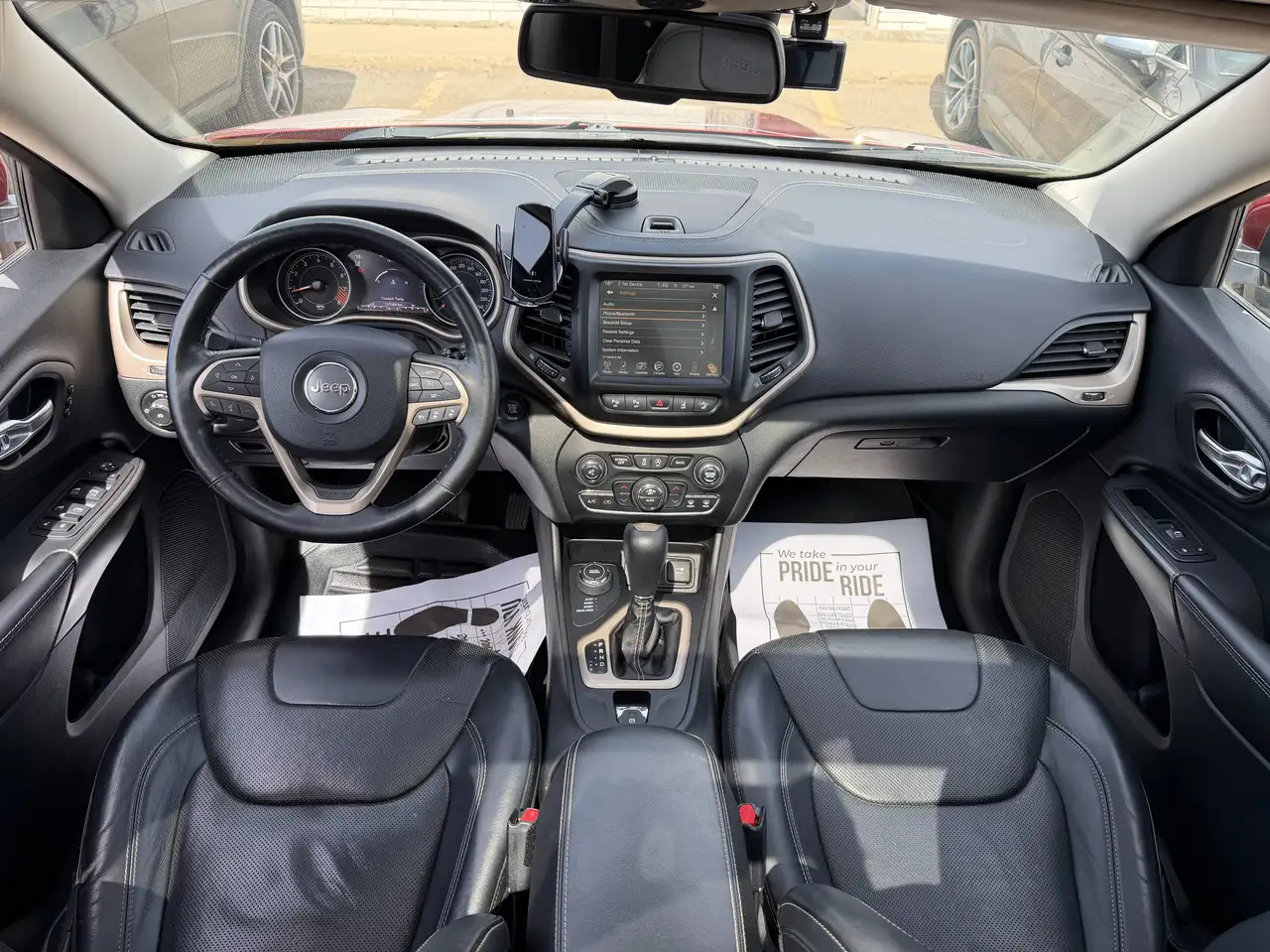 Jeep Cherokee снимка Jeep Cherokee