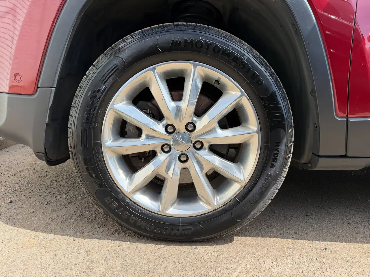 Jeep Cherokee снимка Jeep Cherokee