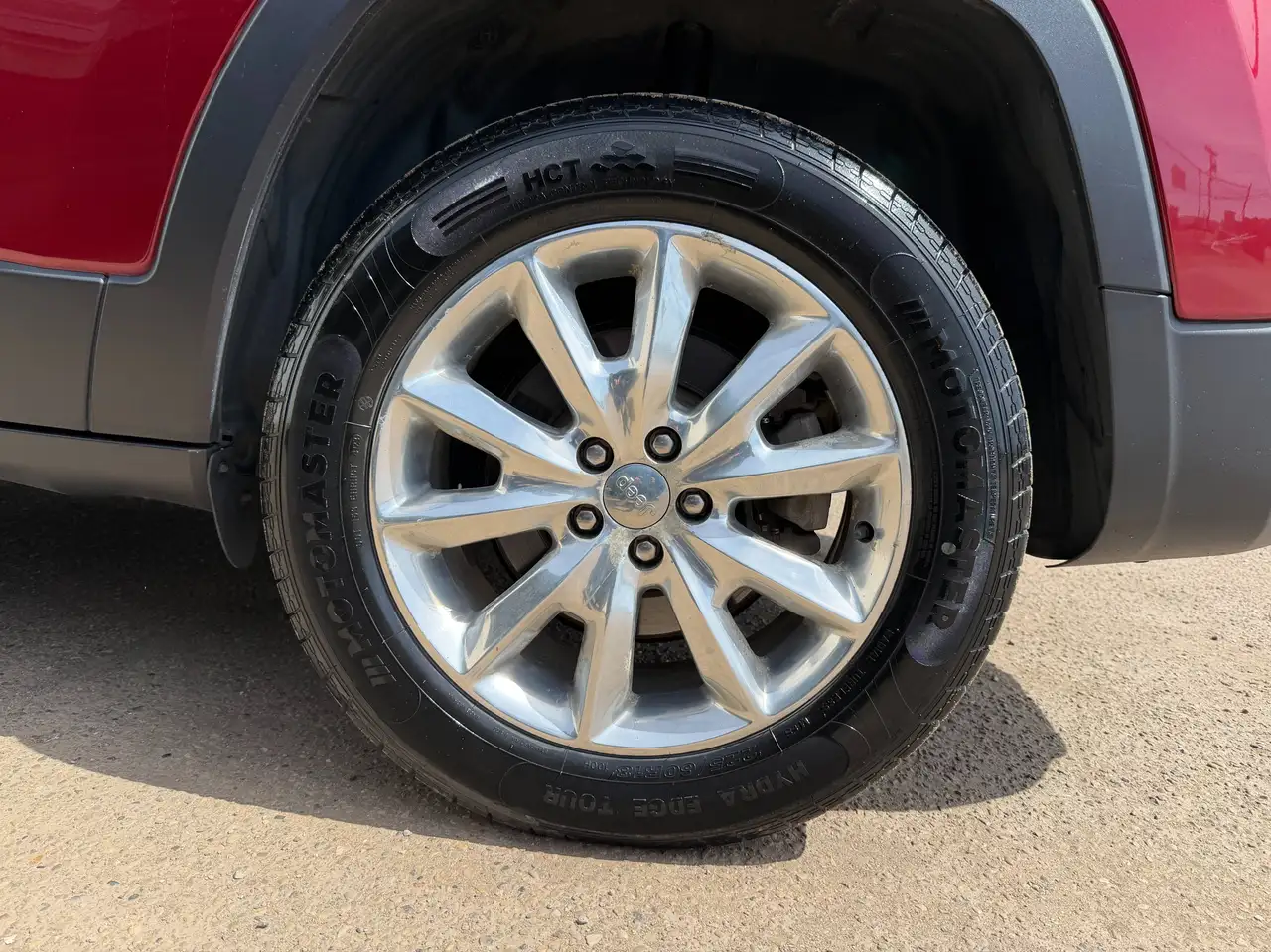 Jeep Cherokee снимка Jeep Cherokee