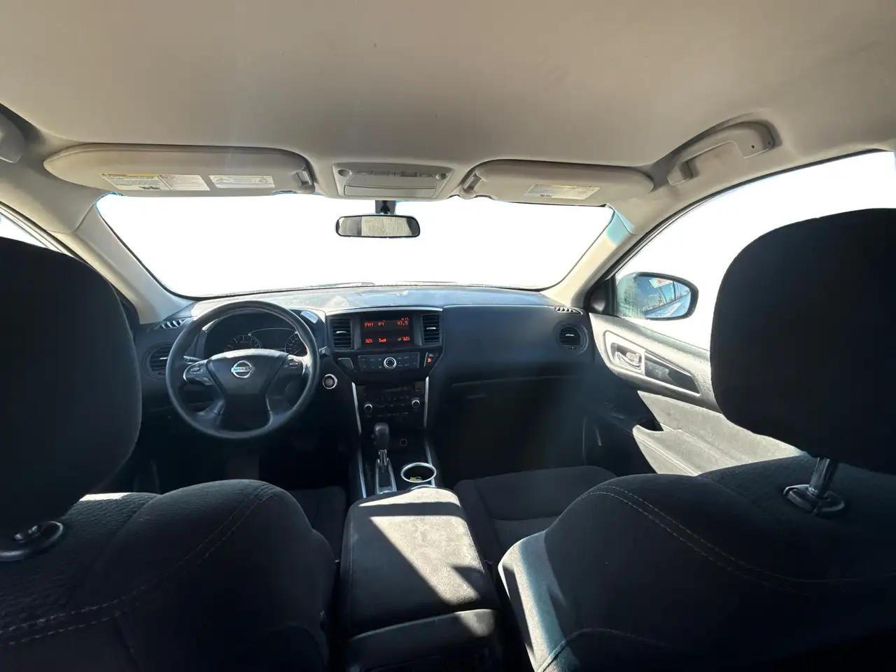 Nissan Pathfinder снимка Nissan Pathfinder
