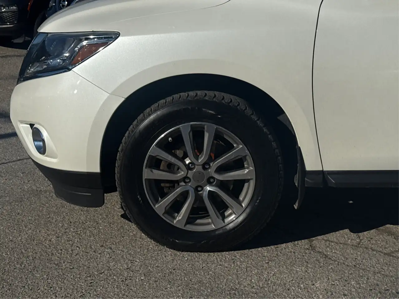 Nissan Pathfinder снимка Nissan Pathfinder
