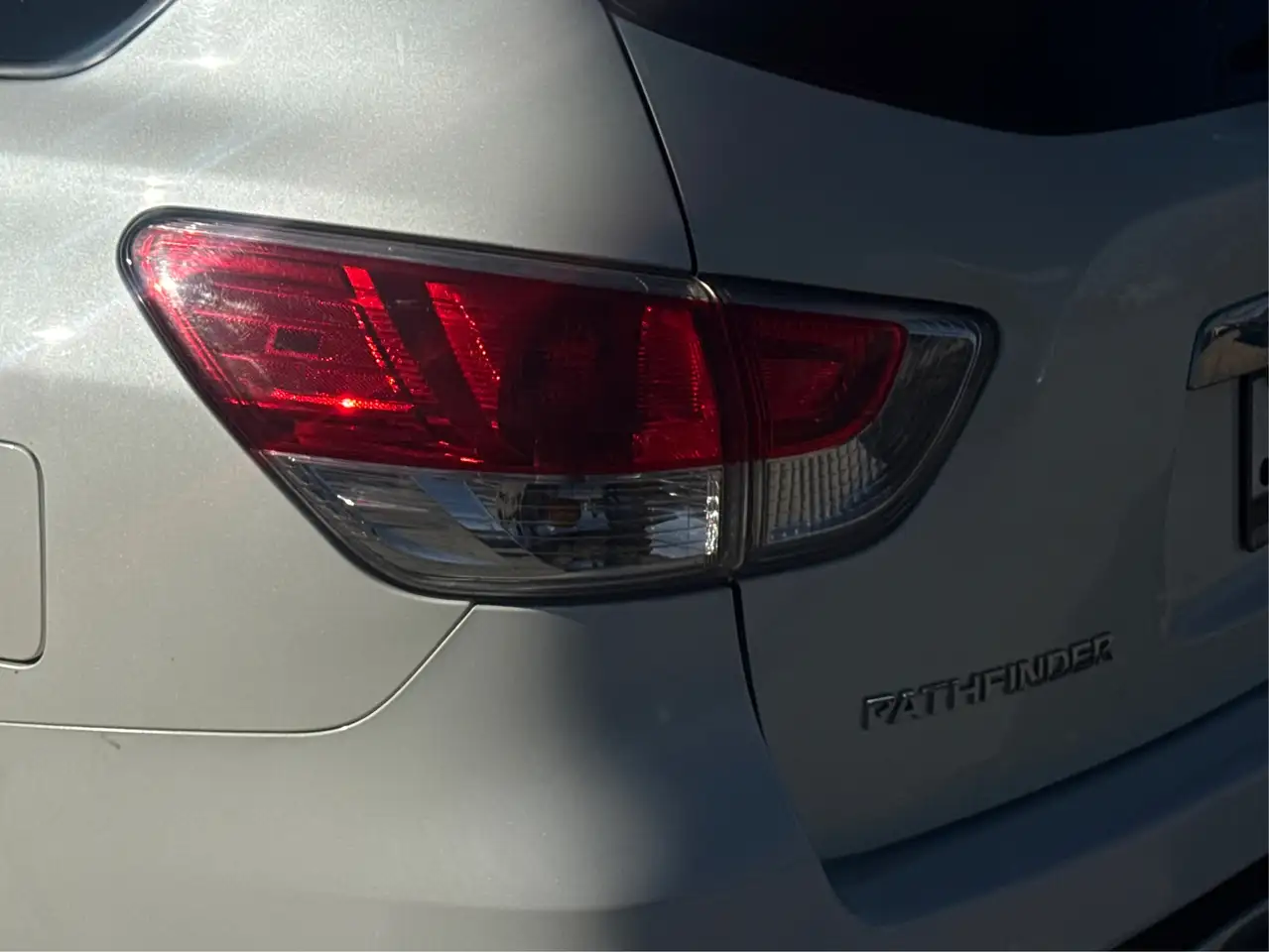 Nissan Pathfinder снимка Nissan Pathfinder