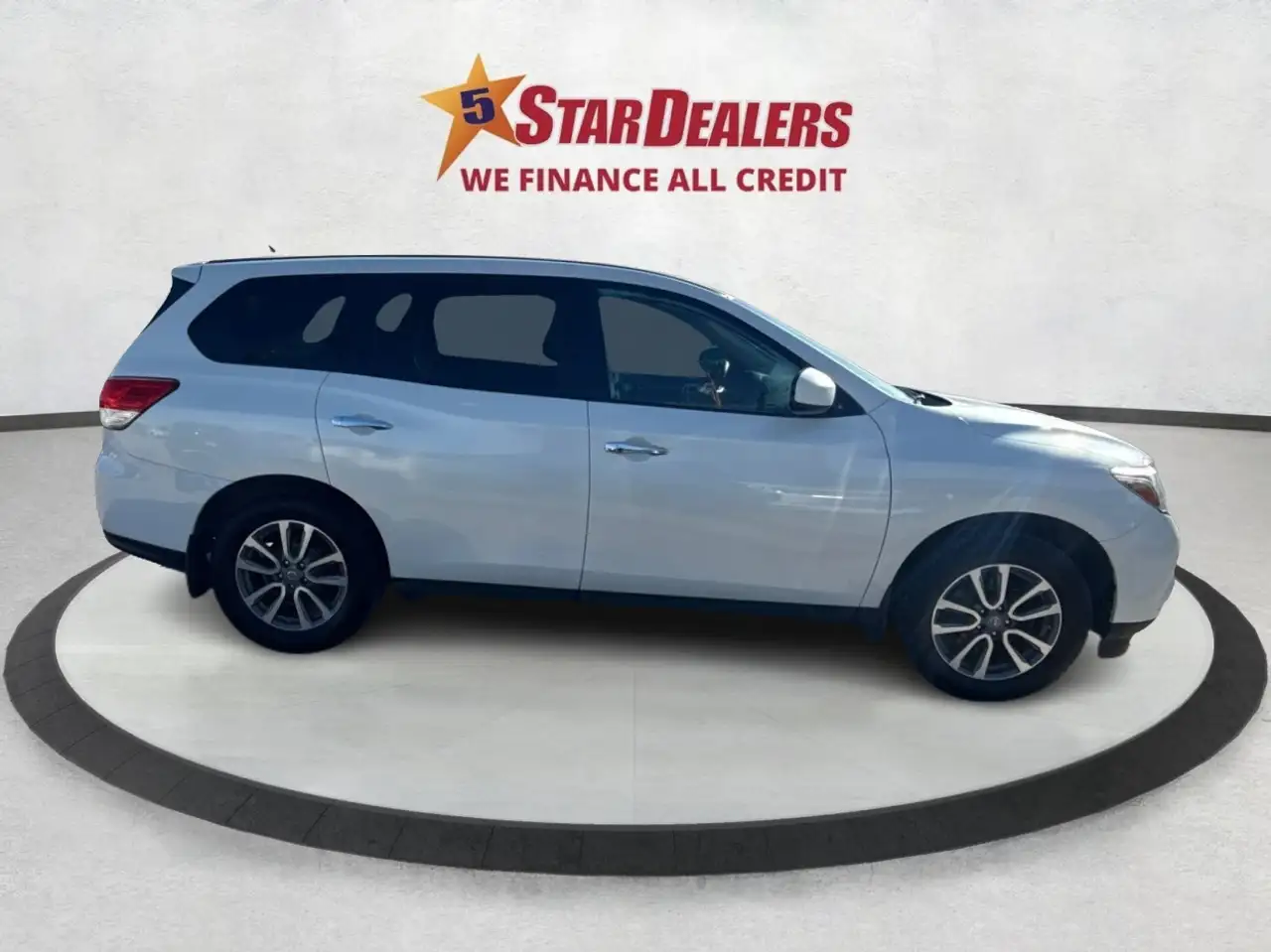 Nissan Pathfinder снимка Nissan Pathfinder