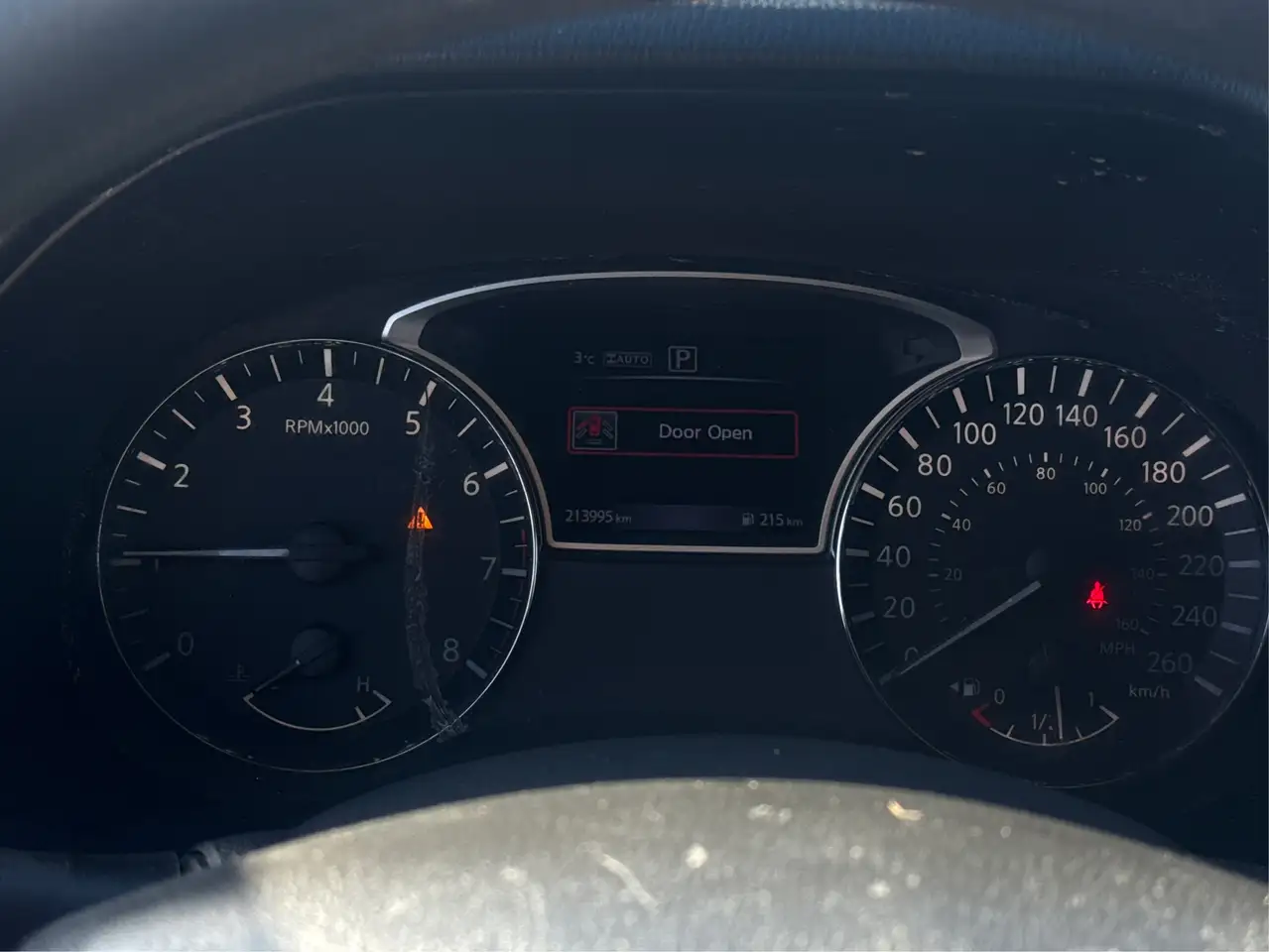 Nissan Pathfinder снимка Nissan Pathfinder