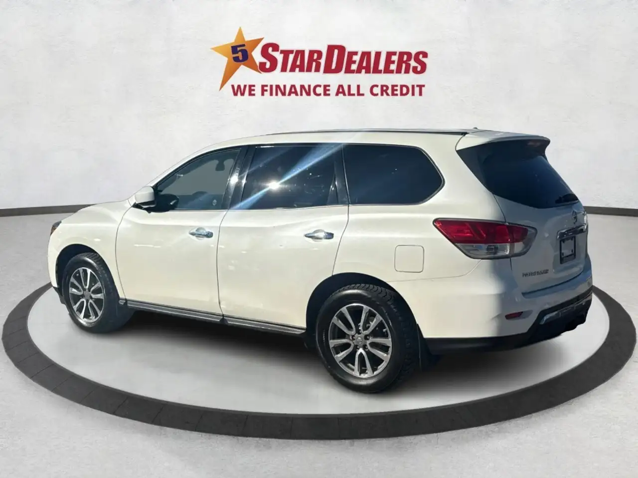 Nissan Pathfinder снимка Nissan Pathfinder