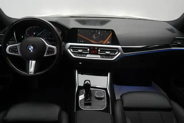 BMW 3 Series view 13