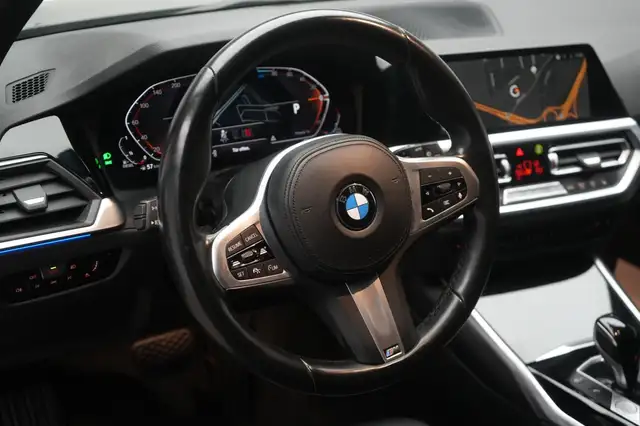 BMW 3 Series view 12