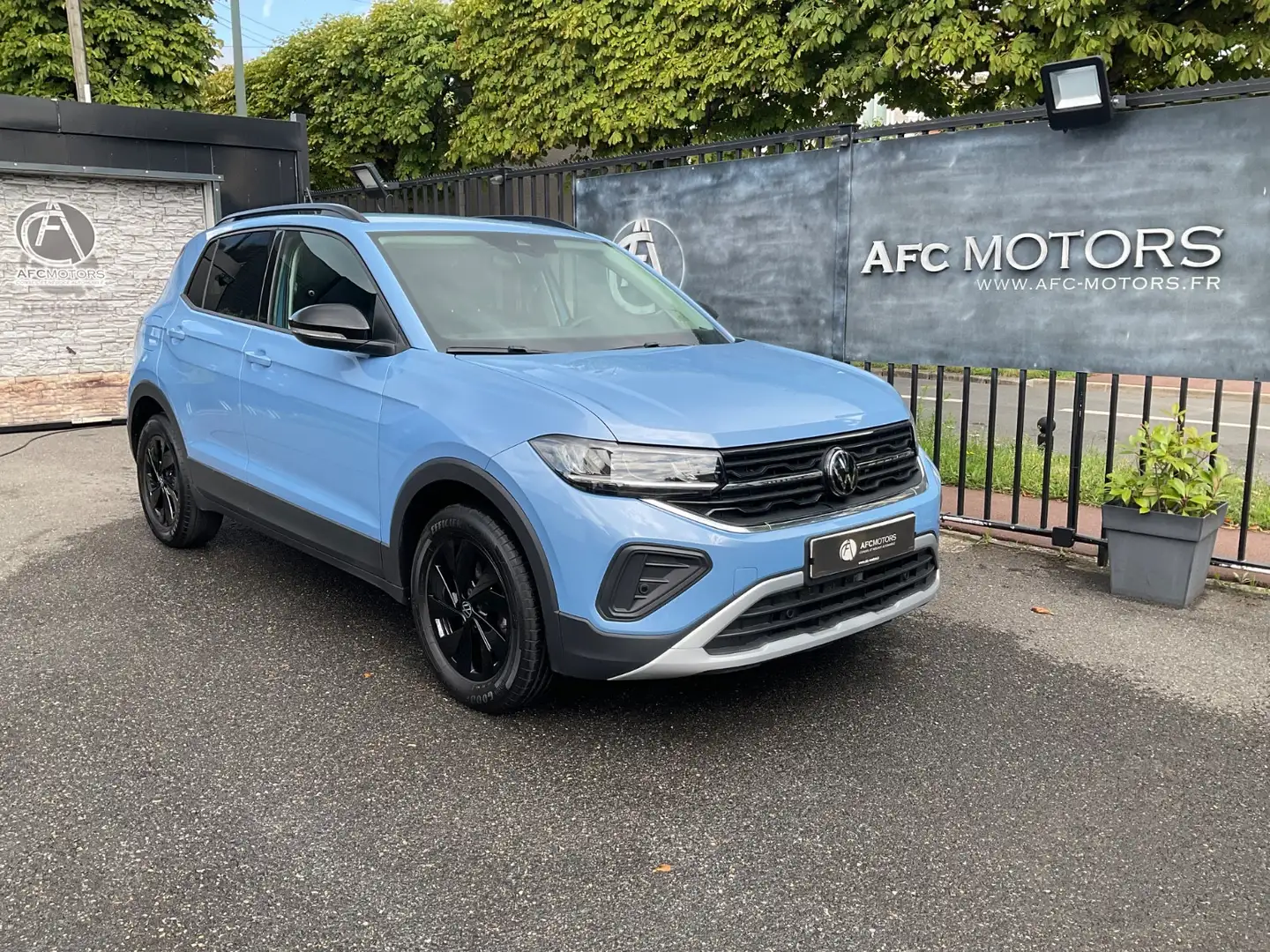 Volkswagen T-Cross 1.0 TSI 85 kW Life DSG Bleu - 1