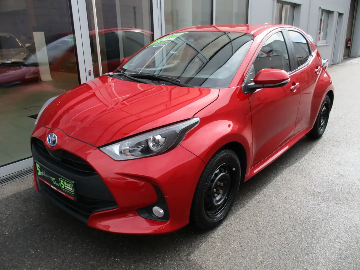Toyota Yaris 1.5 Active Drive ACC+Navi+SHZ+Kam.+KeyLess - 2