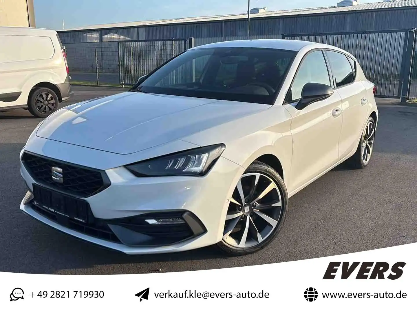 SEAT Leon 1.5 TSI FR 6-Gang Kamera ACC 18" Navi SHZ Weiß - 1