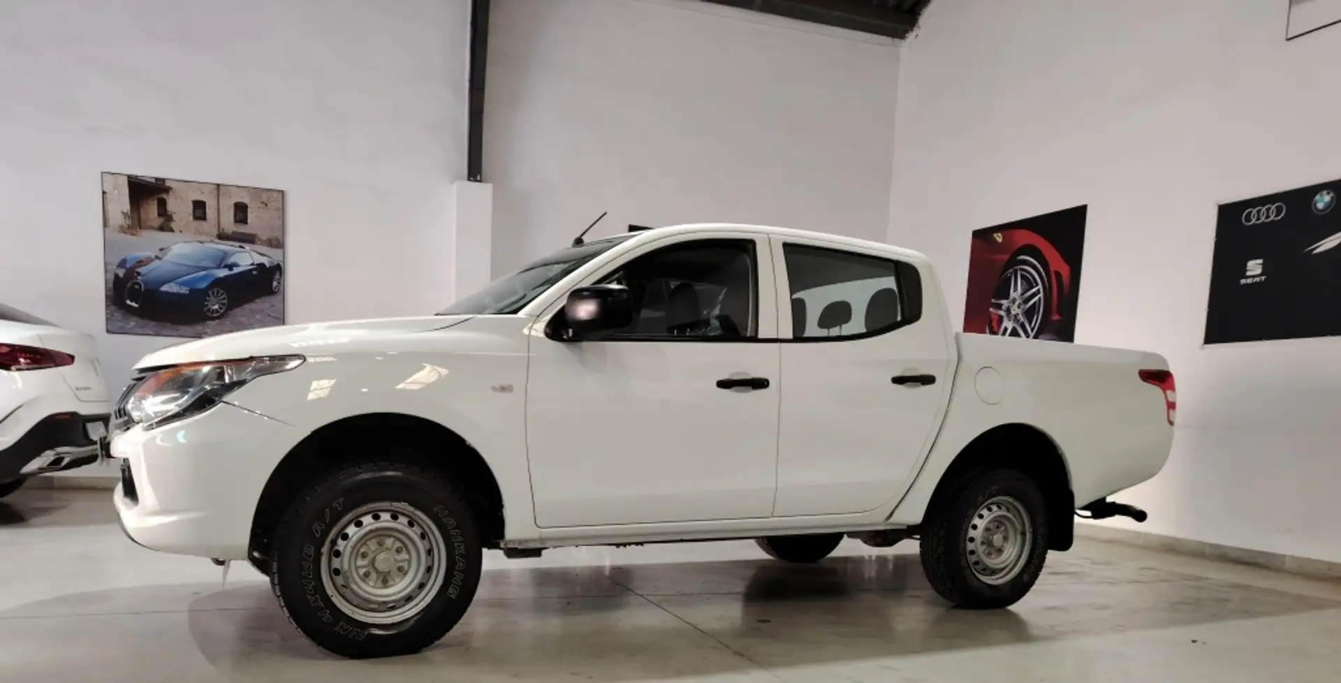 Mitsubishi L200 2.2DI-D Doble Cabina M-PRO Blanco - 1