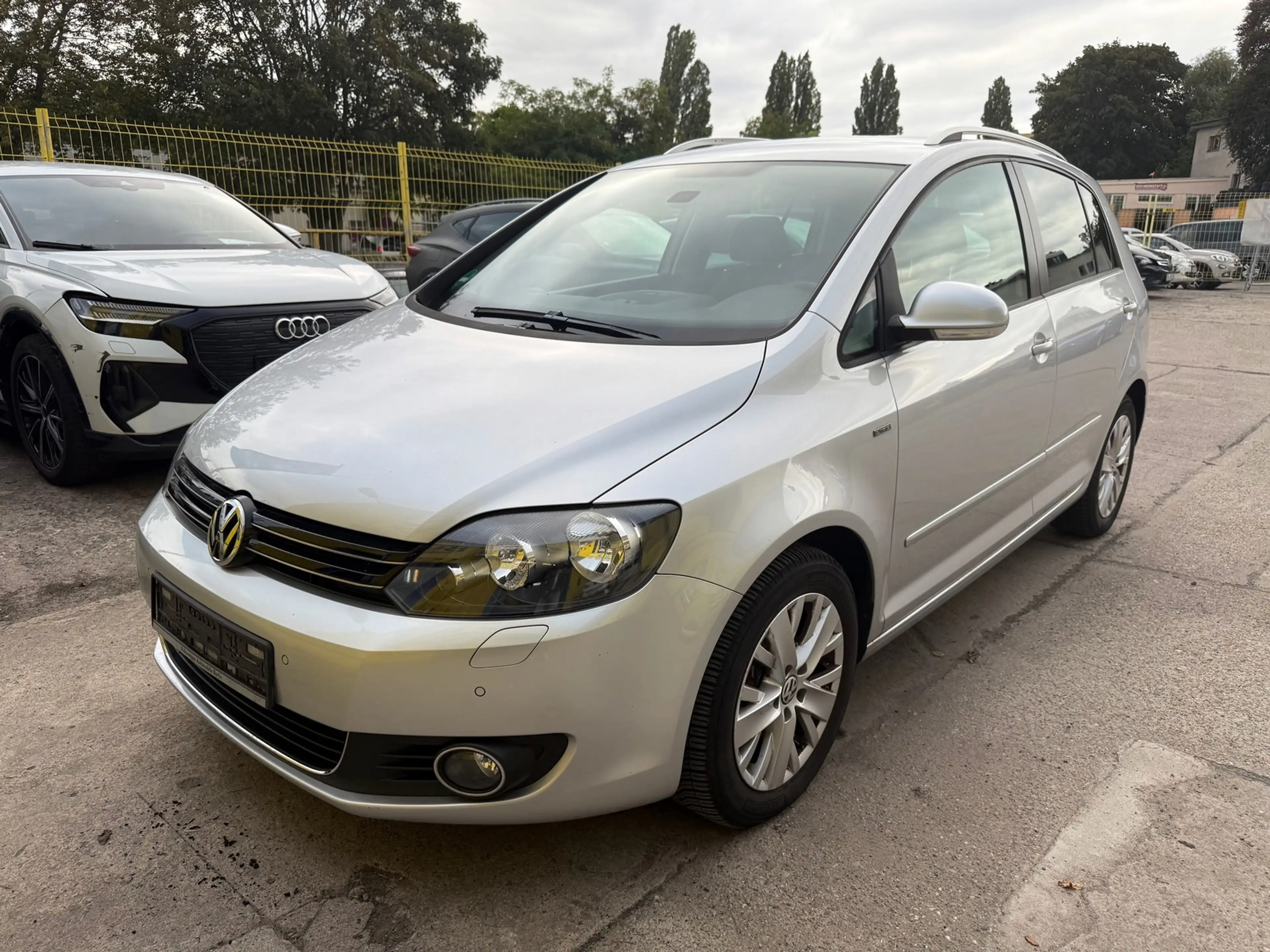Volkswagen Golf Plus VI Life 2.Hand Schekh. Navi Klimaauto.