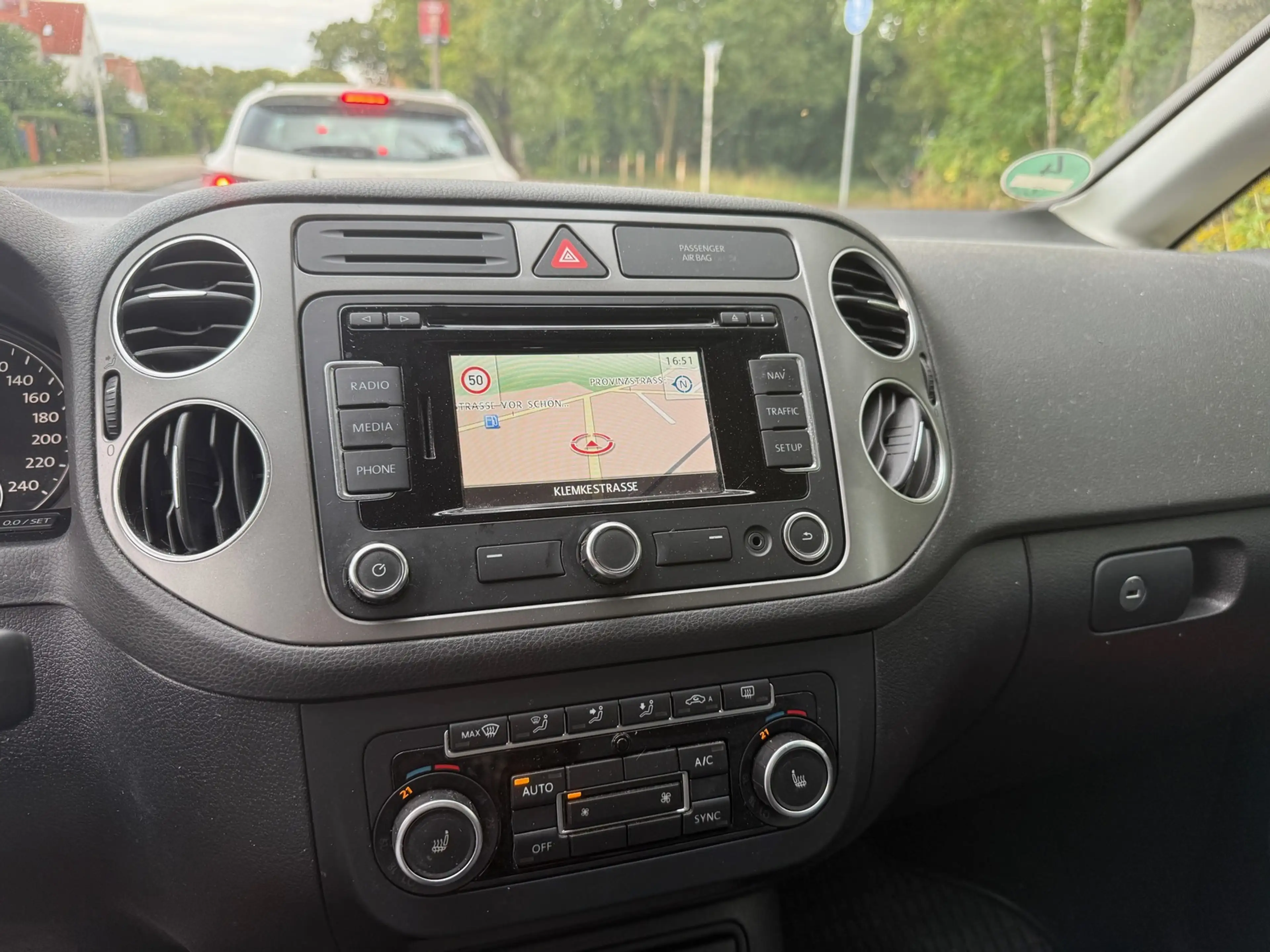 Volkswagen Golf Plus VI Life 2.Hand Schekh. Navi Klimaauto. — photo 9