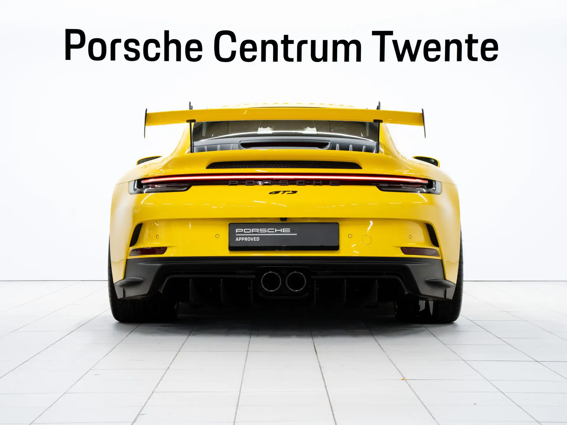 포르쉐 911 GT3 Touring 2022 노랑 사진 4