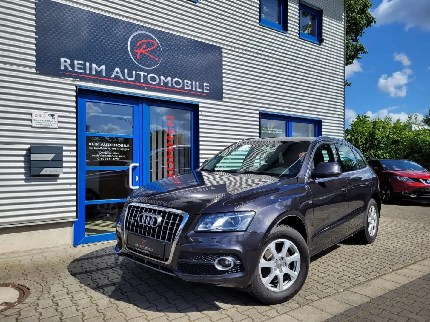 Audi Q5 2.0 TDI Quattro S-LINE AUTOMATIK *AHK*XENON*LEDER siva - 1