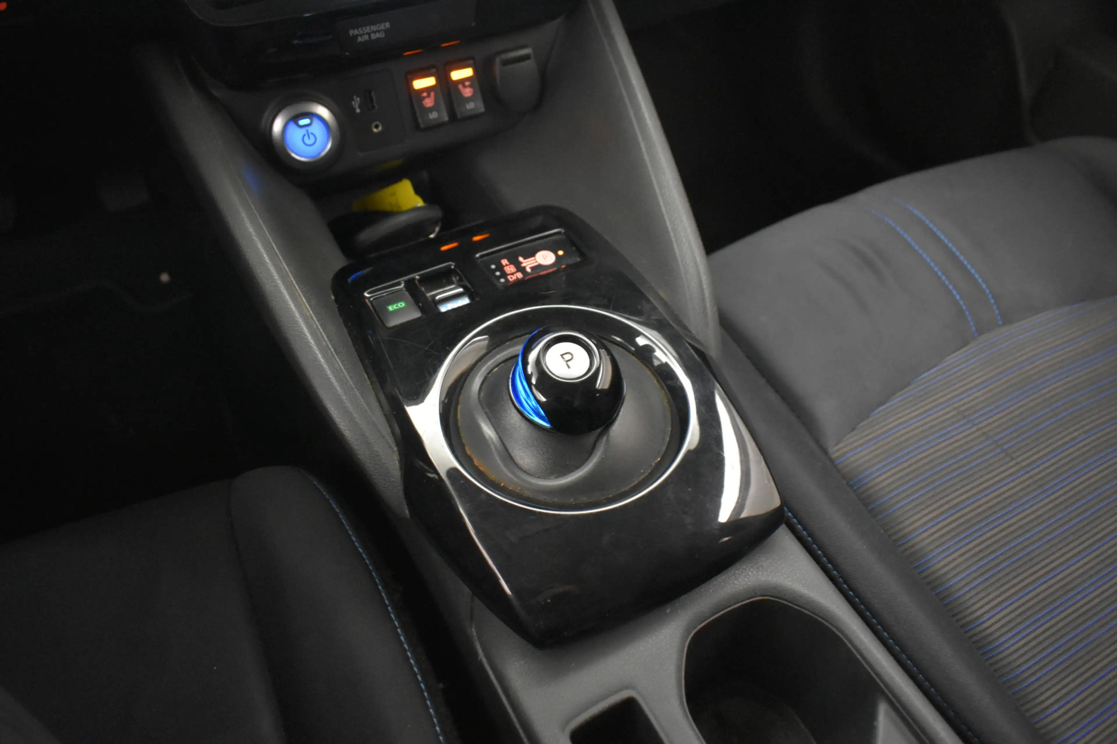 Nissan Leaf Acenta 40 kWh 360° Camera — photo 3
