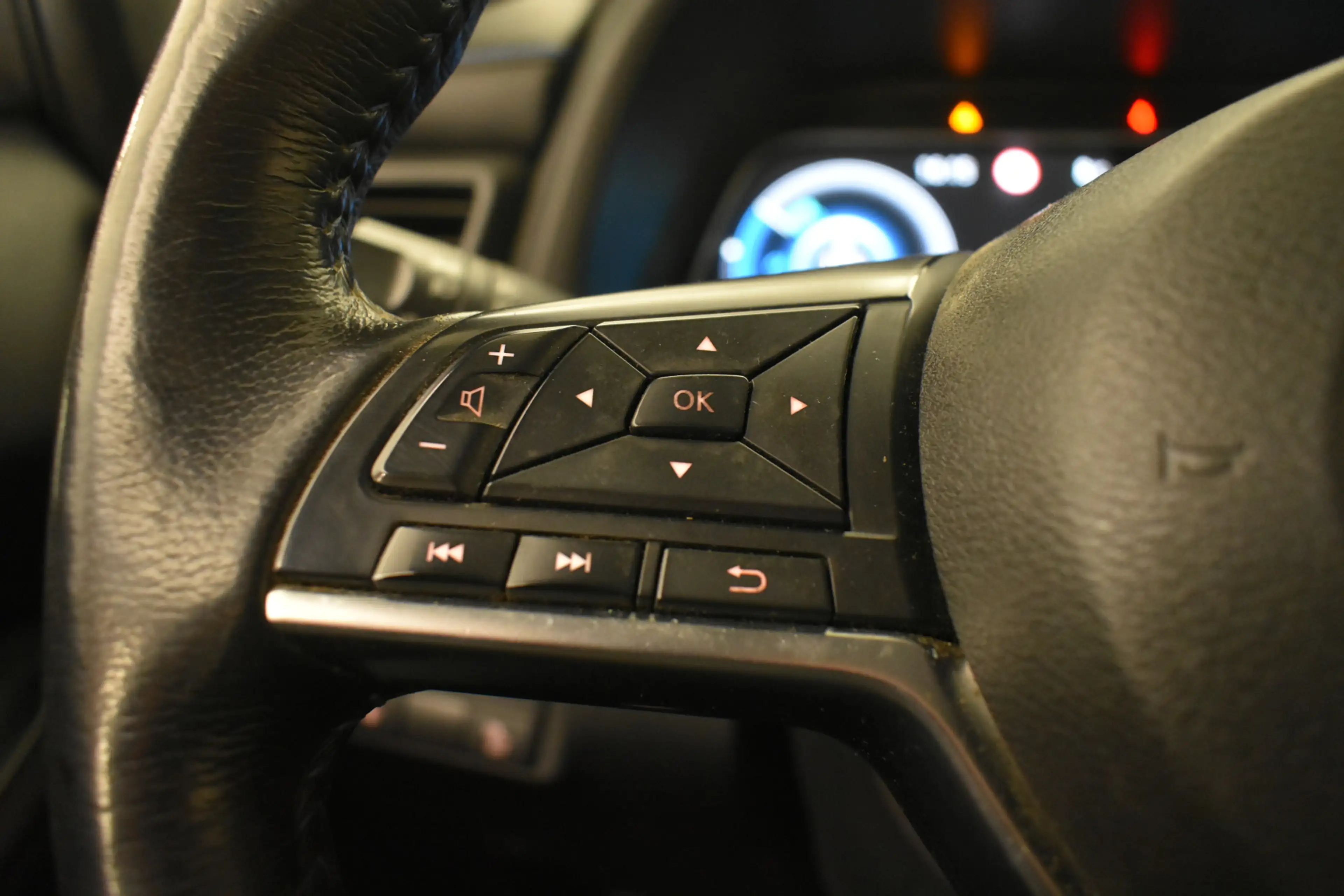 Nissan Leaf Acenta 40 kWh 360° Camera — photo 6