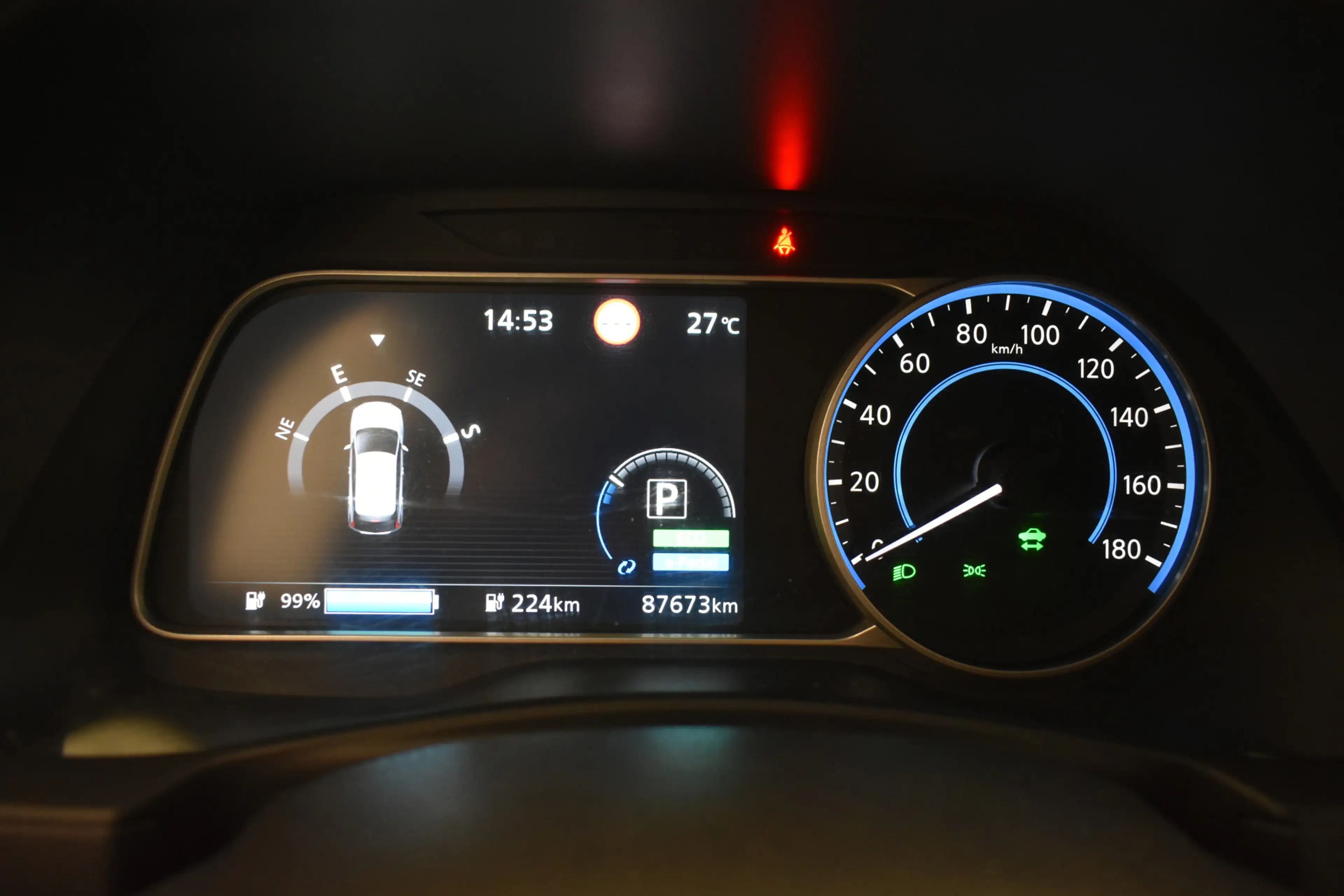 Nissan Leaf Acenta 40 kWh 360° Camera — photo 8